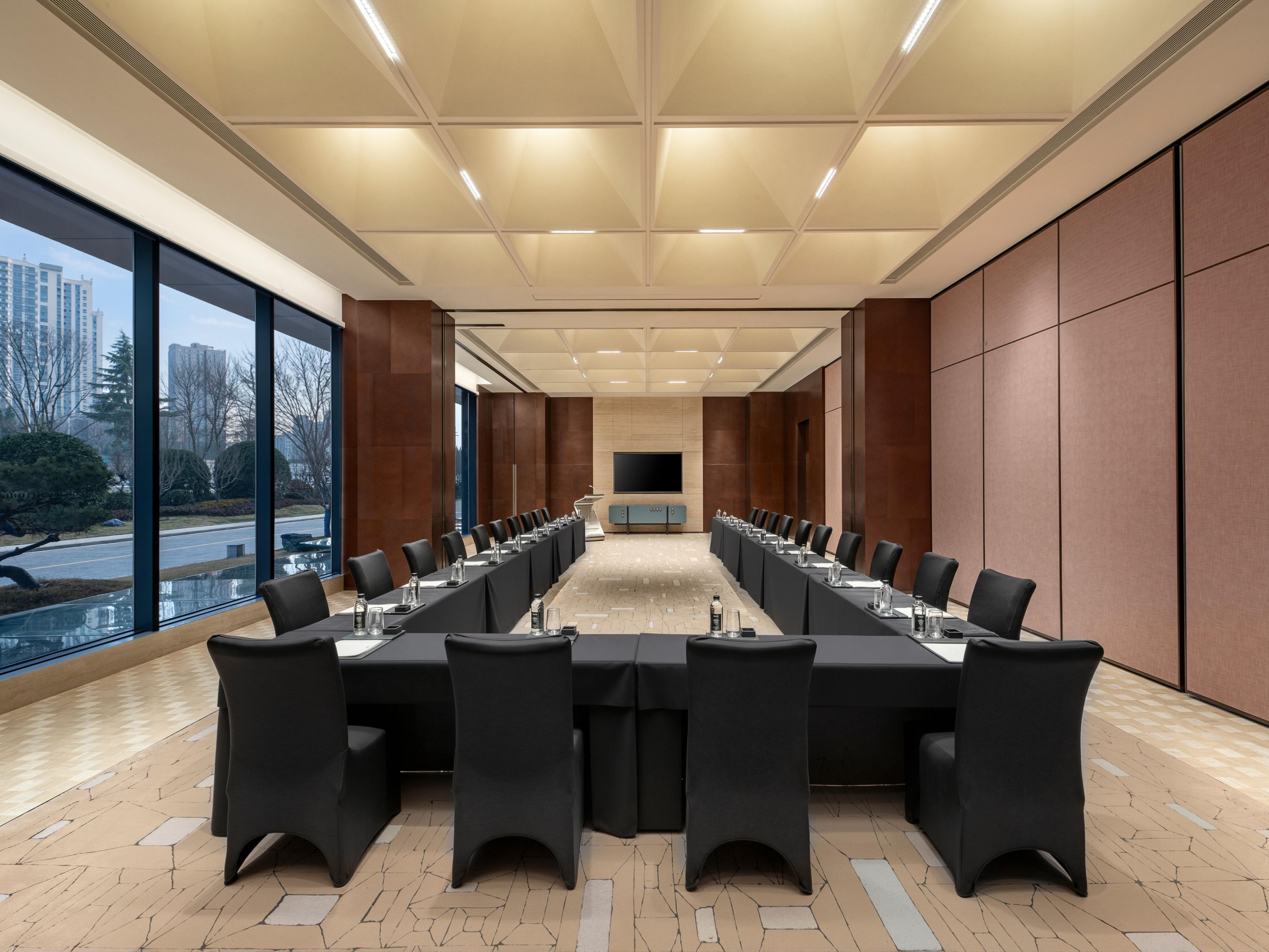Creative Meeting Room