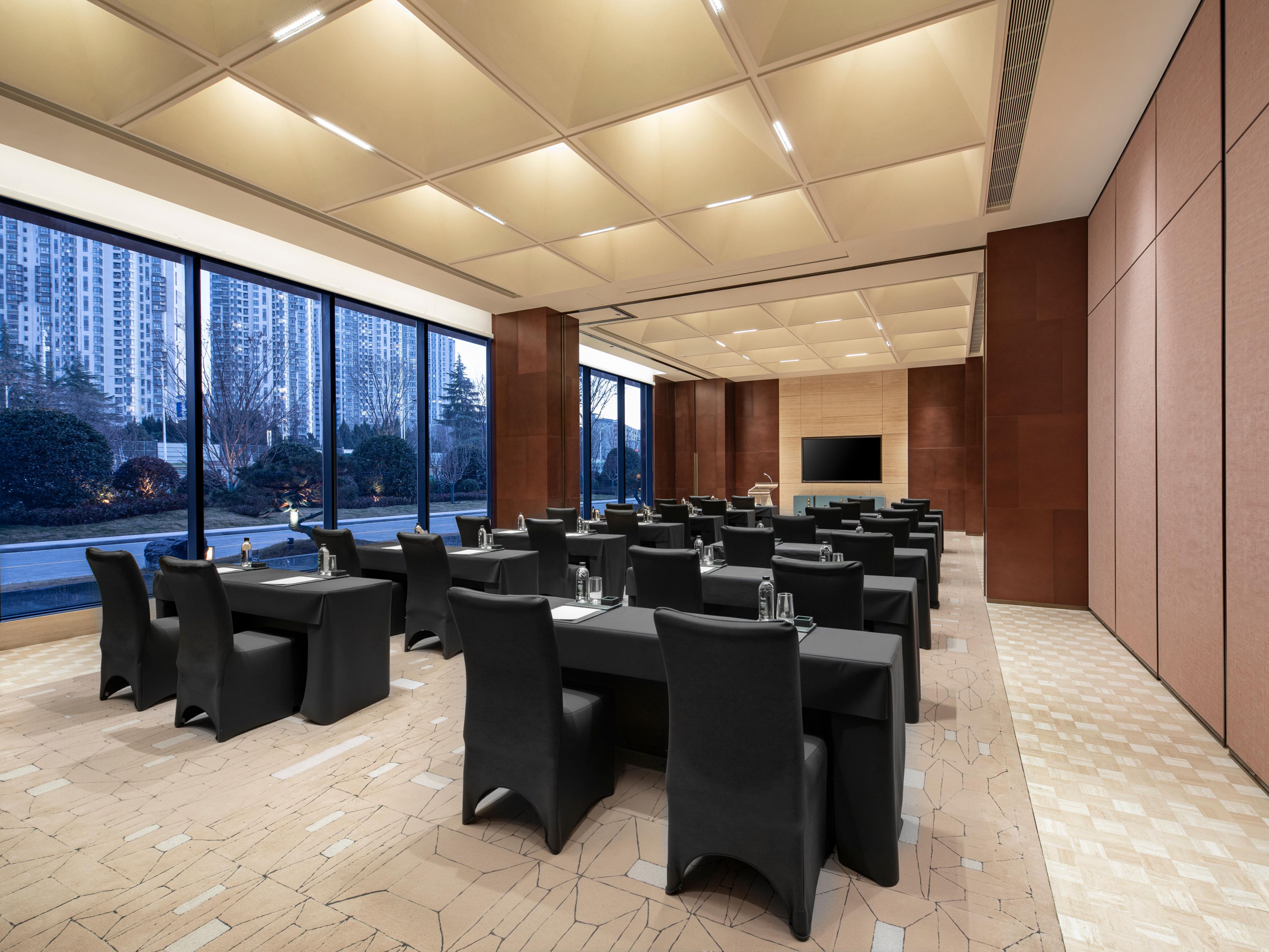 Creative Meeting Room