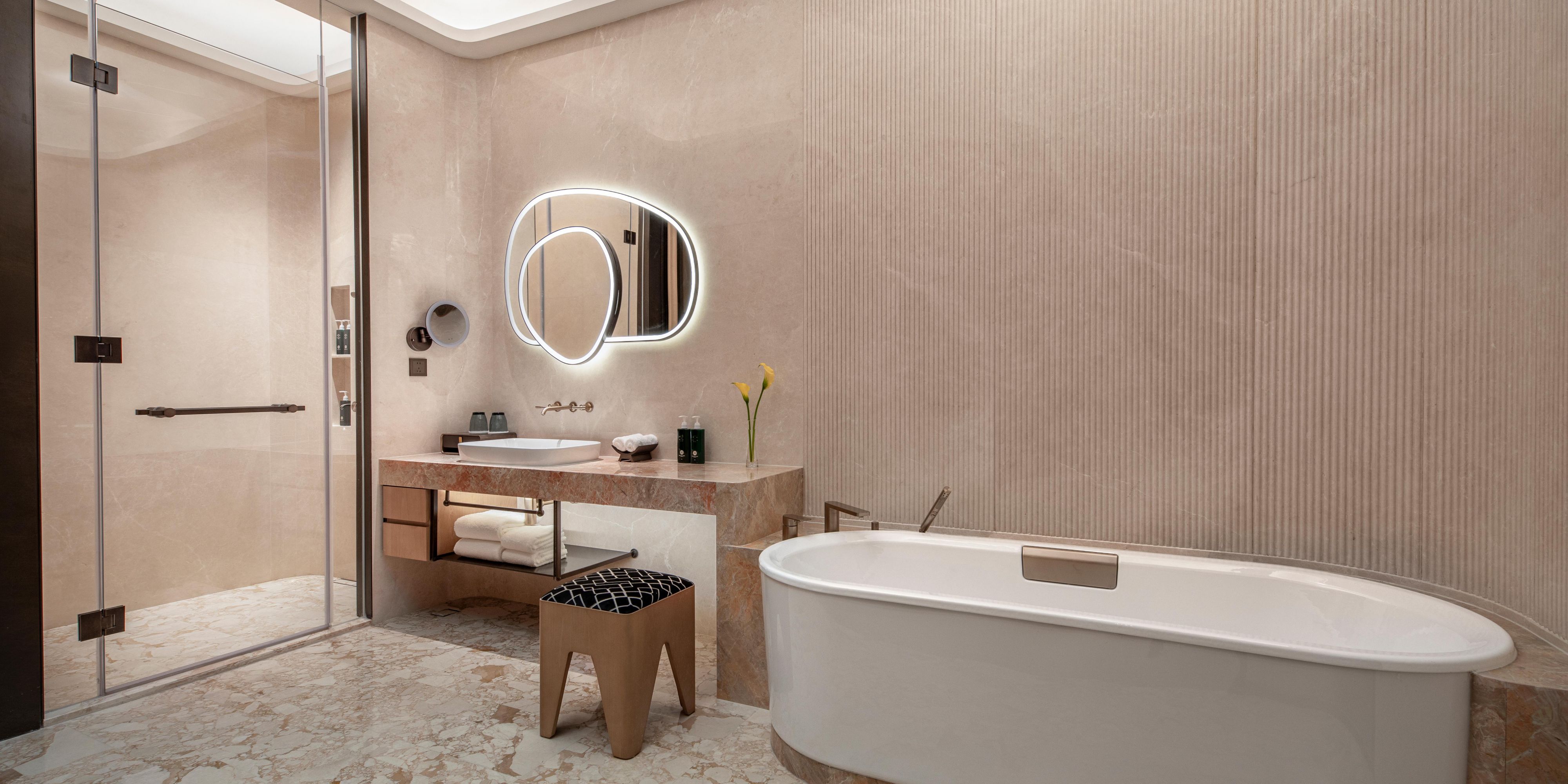 1 King Suite