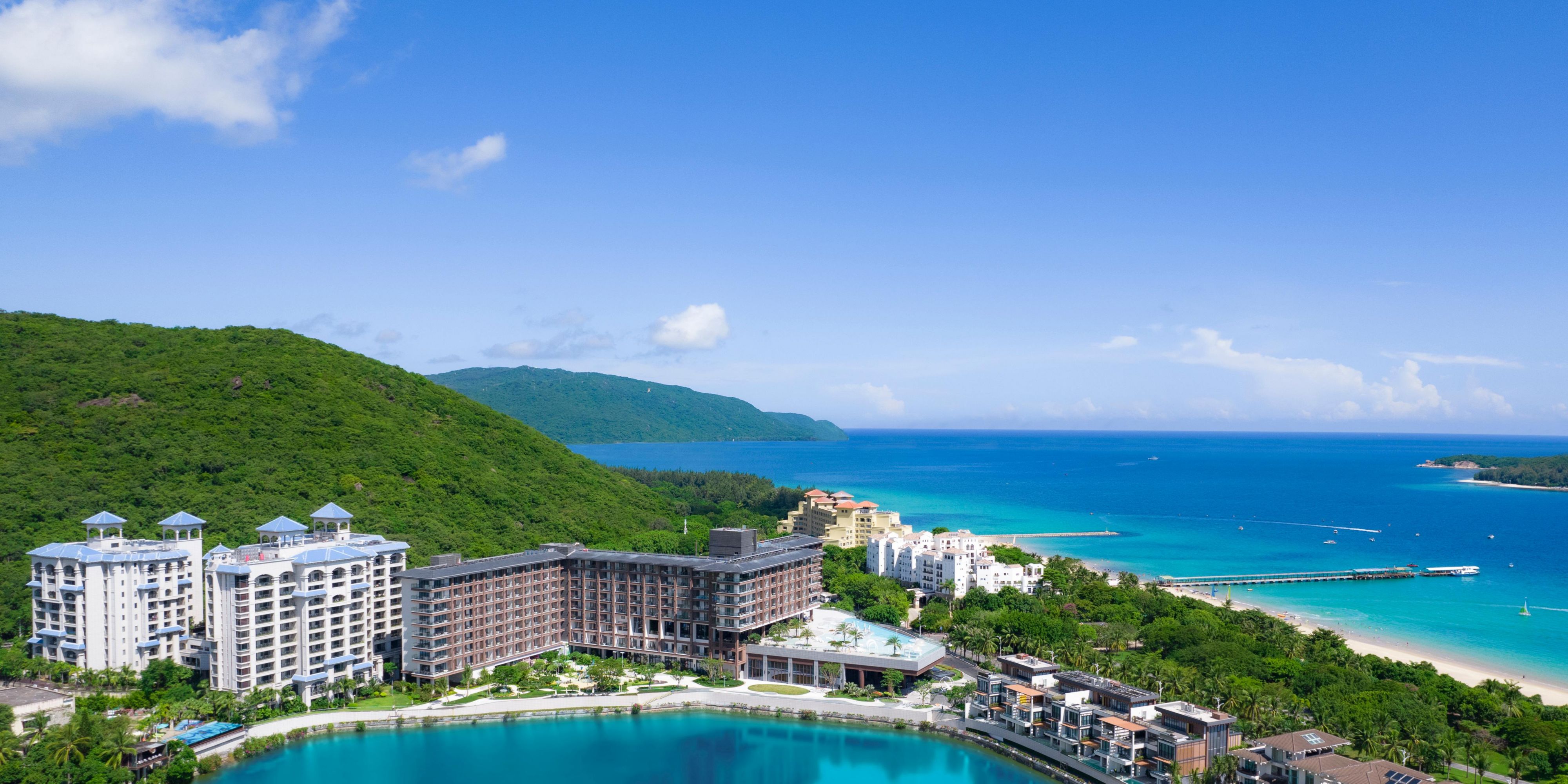 HUALUXE Hotels and Resorts Sanya Yalong Bay Resort