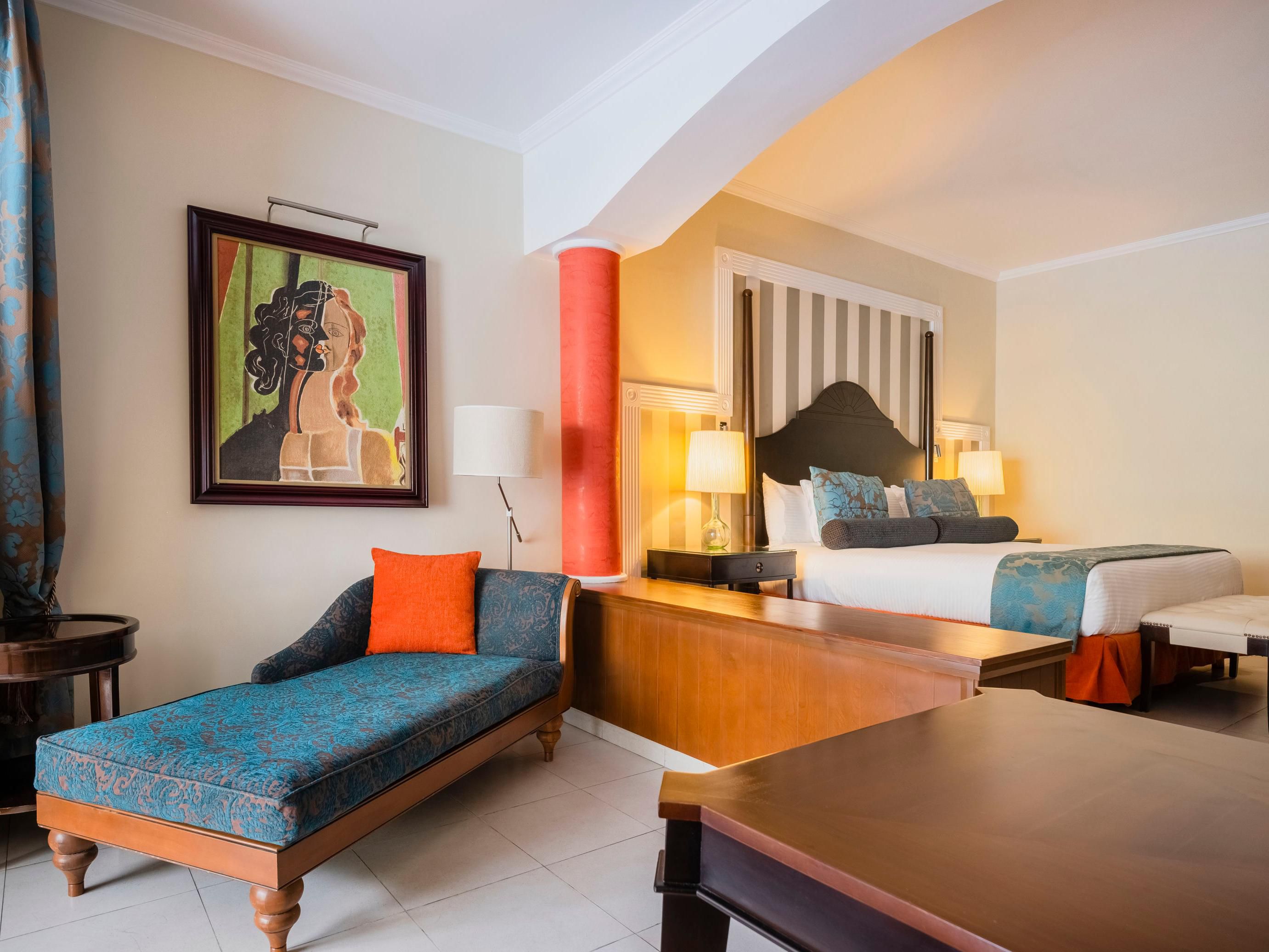 Suites with lounge chair