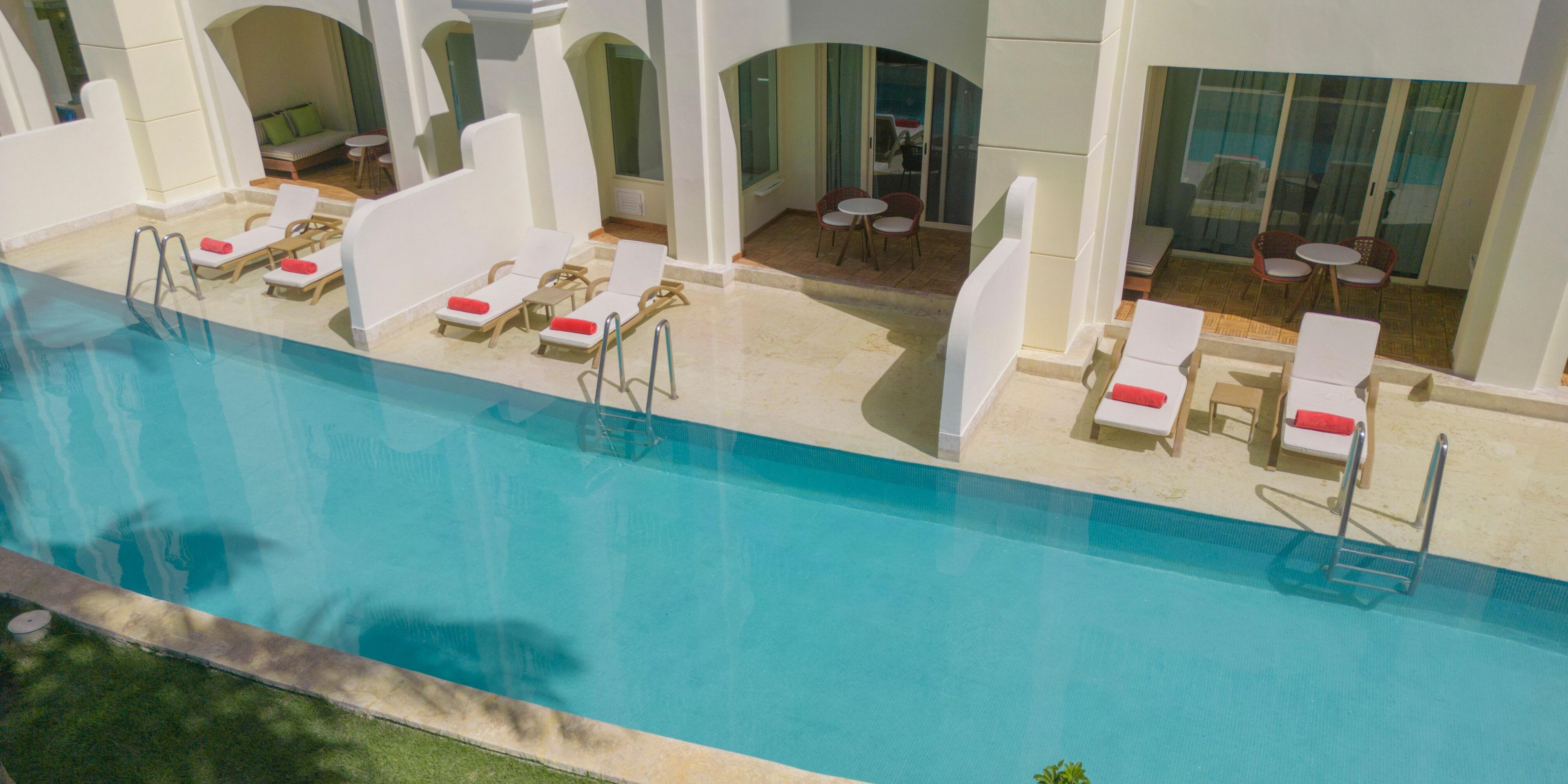 At JOIA Bávaro by Iberostar, we believe in the art of personalized hospitality, and that's why we offer our highest room categories the luxury of a dedicated personal butler and concierge. From the moment you arrive, your every need is attended to with the utmost care and attention to detail.