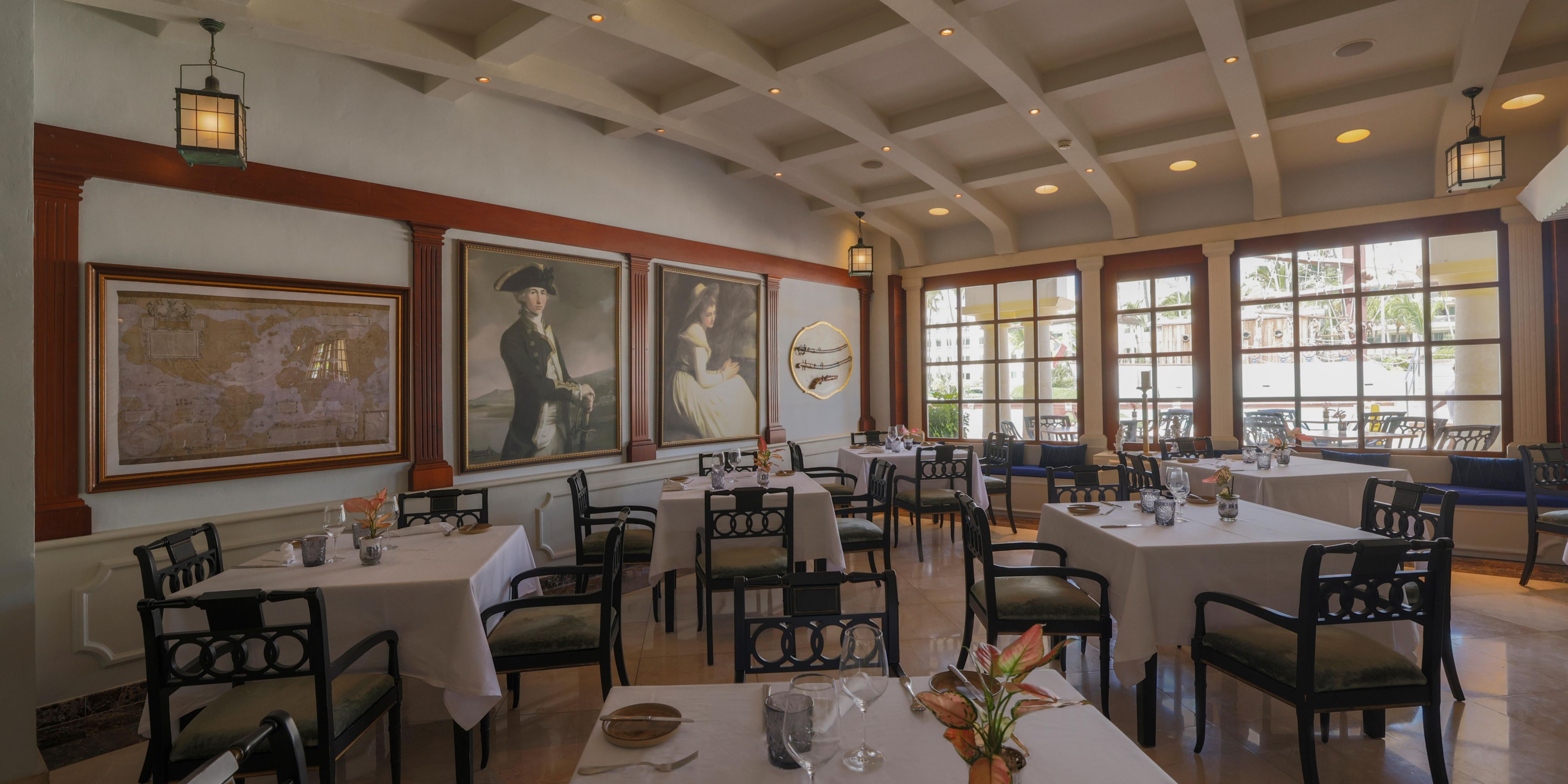 From oceanfront breakfasts to showstopping dinners, JOIA Bávaro brings bold flavor to the forefront. Savor gourmet cuisine, sip inventive cocktails, and toast the night aboard a replica galleon, anchored in the heart of it all.