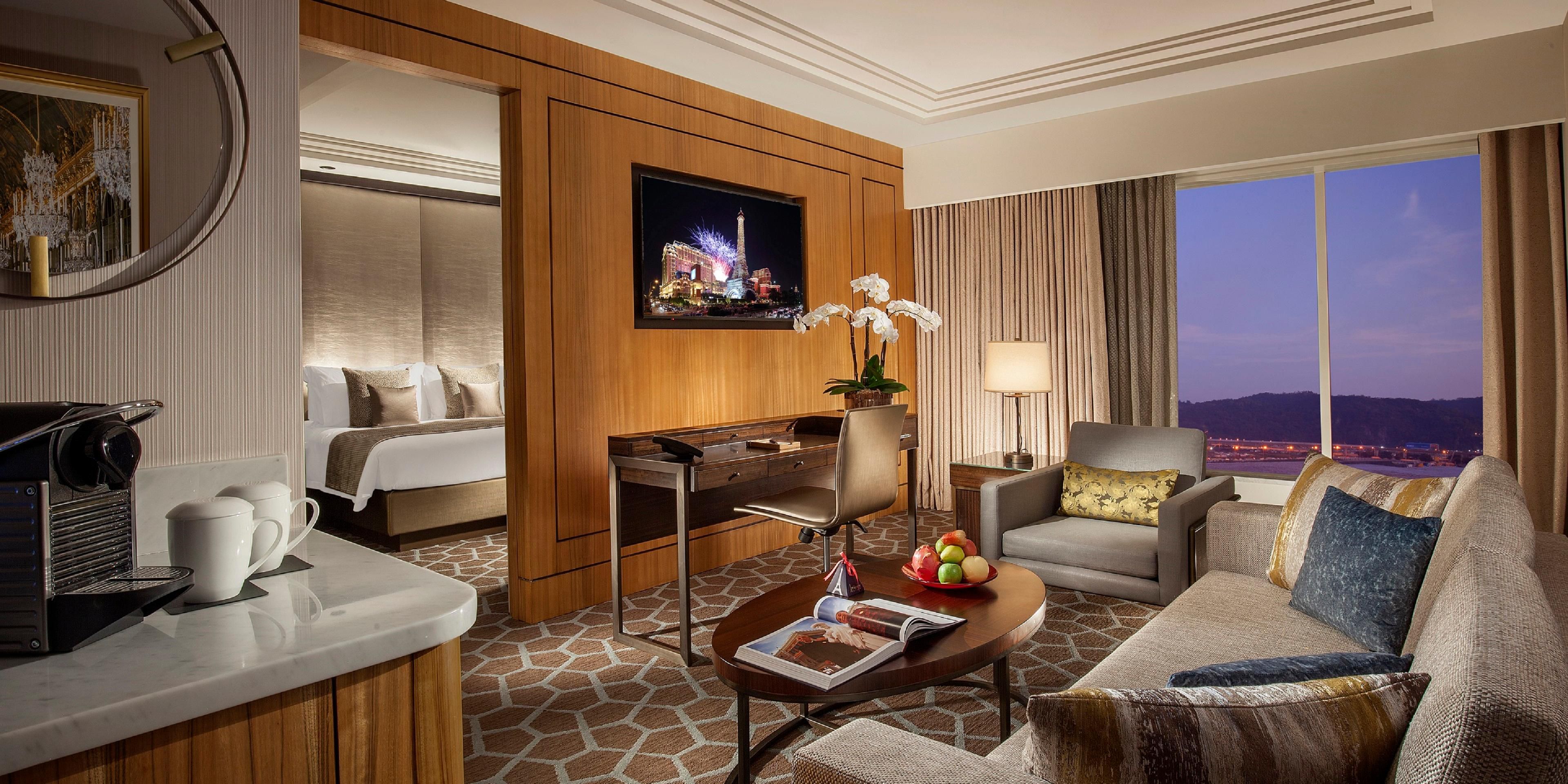 Lyon Suite - King Bed