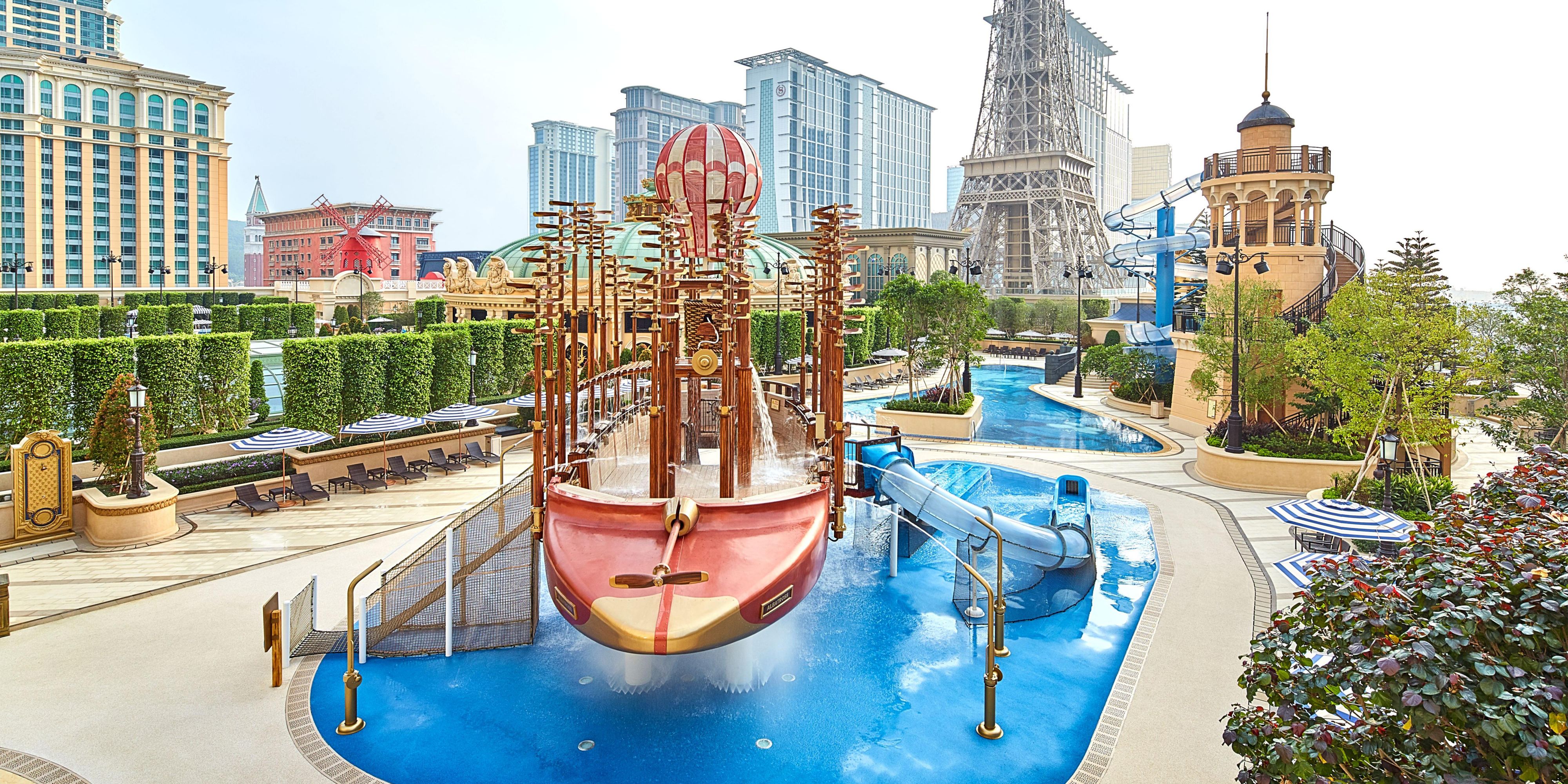 At The Parisian Macao, there is a wide range of fun-filled activities for the whole family. Qube Kingdom offers over 1,800sqm of indoor and outdoor fun. Aqua World, the brand new pay-for-play area. Big kids and children-at-heart alike will love our waterslides and the thrill of splashing to the pool at the end of each one.