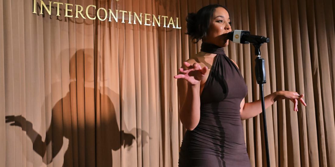 Singer and songwriter, Grace Carter, gives a special concert for guests.