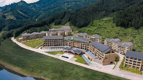 Holiday Inn Express Wawu Mountain surrounded by scenic beauty