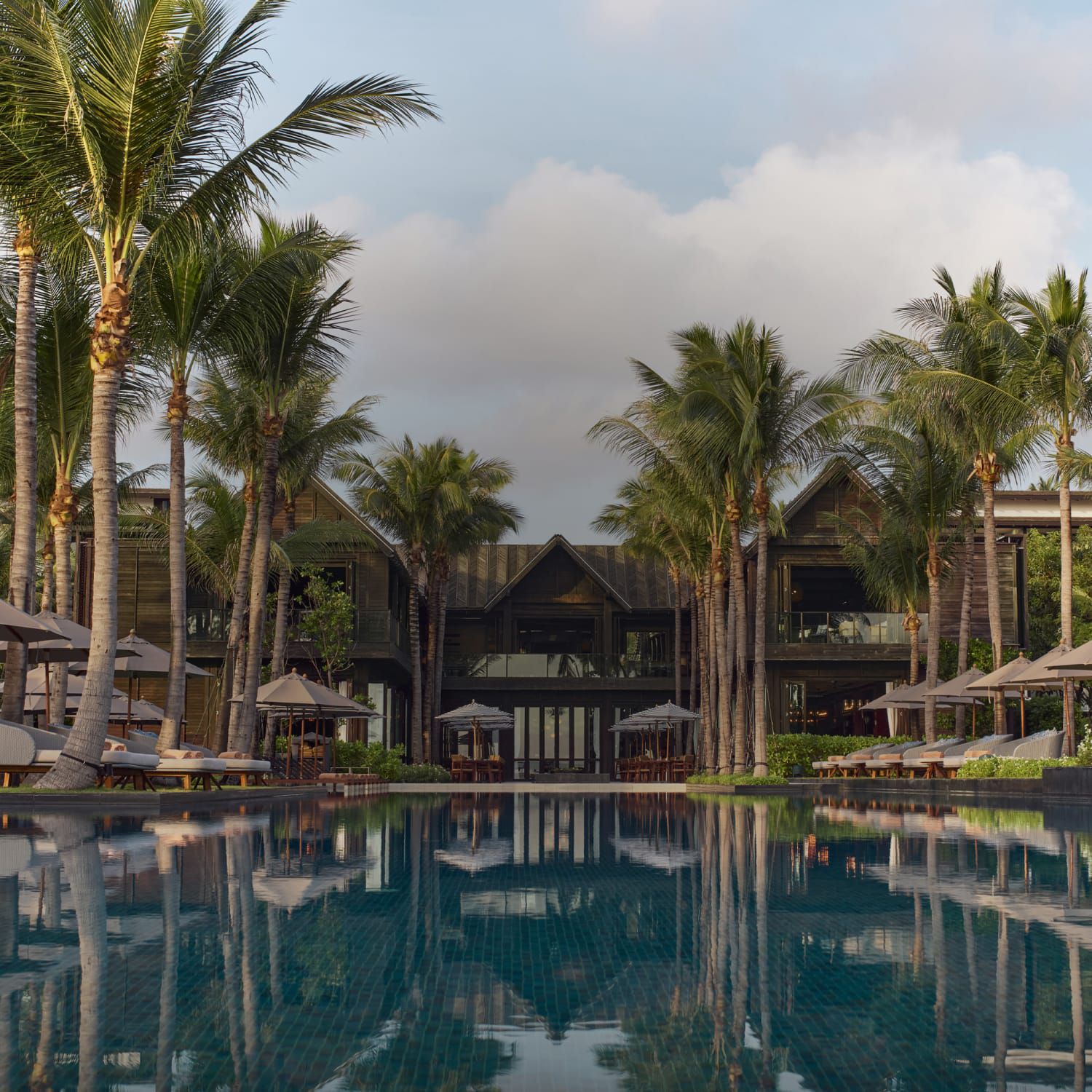 蘇梅島金普頓基塔蕾酒店，一座擁有棕櫚樹、泳池與奢華別墅的熱帶度假勝地