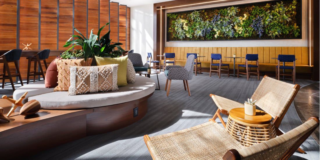 Sitting area with a tropical feel at voco Guadalajara Neruda