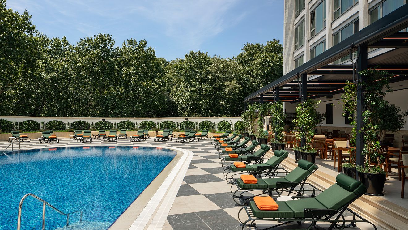 Istanbul pool view