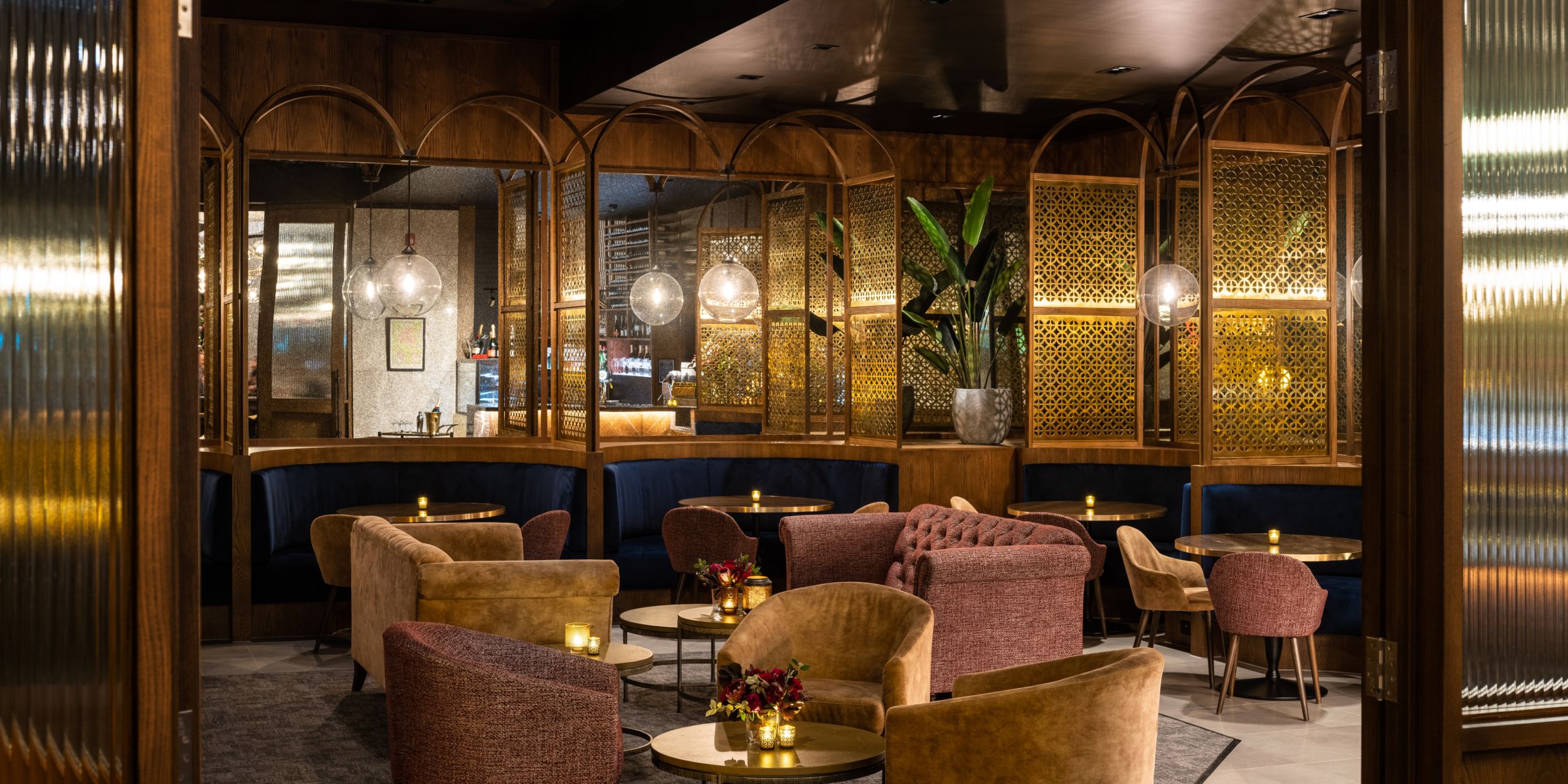 Crowne Plaza Christ Church bar lounge
