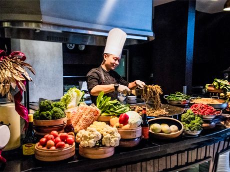 Crowne Plaza Bandung Mosaic Restaurant