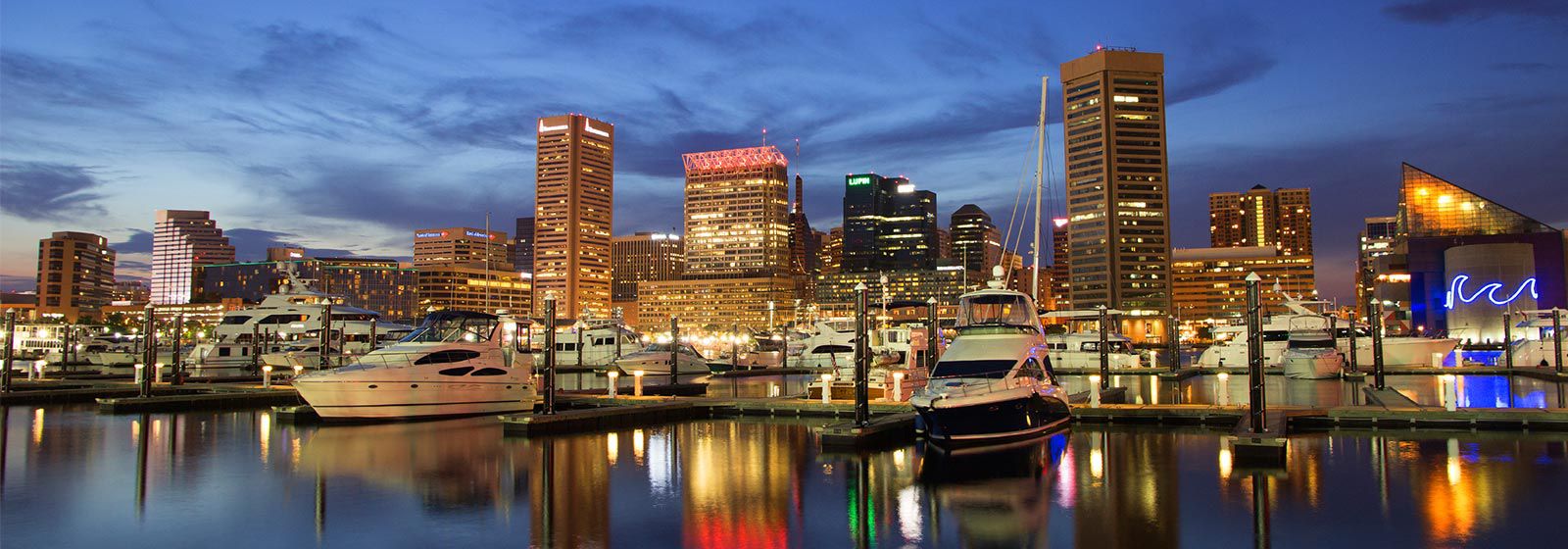 Vista do pôr do sol da cidade de Baltimore
