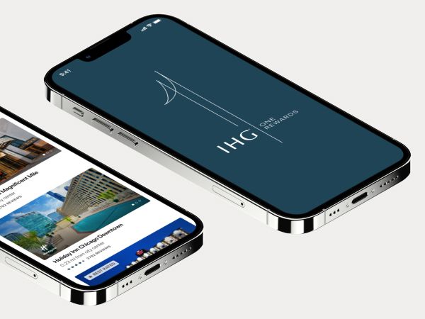 Handybildschirme mit der IHG One Rewards-App 