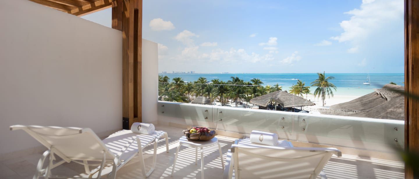 “GET REWARDED: USE POINTS TO STAY YOUR WAY InterContinental Presidente Cancun Resort”
