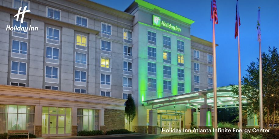  Una foto esterna del Gwinnett Center Holiday Inn, appena fuori Atlanta, Georgia.