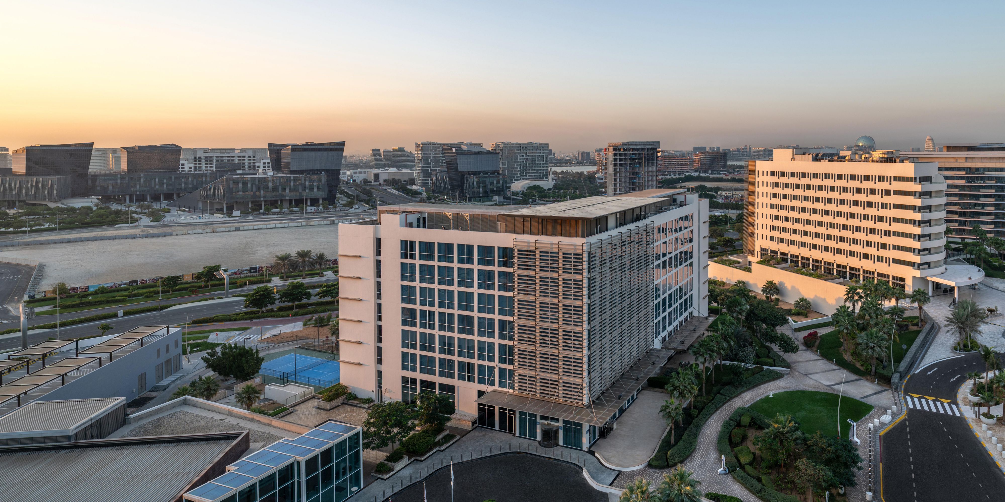 $hotelInfo.mediaDetails.welcomePhotos.primaryPhoto.caption}