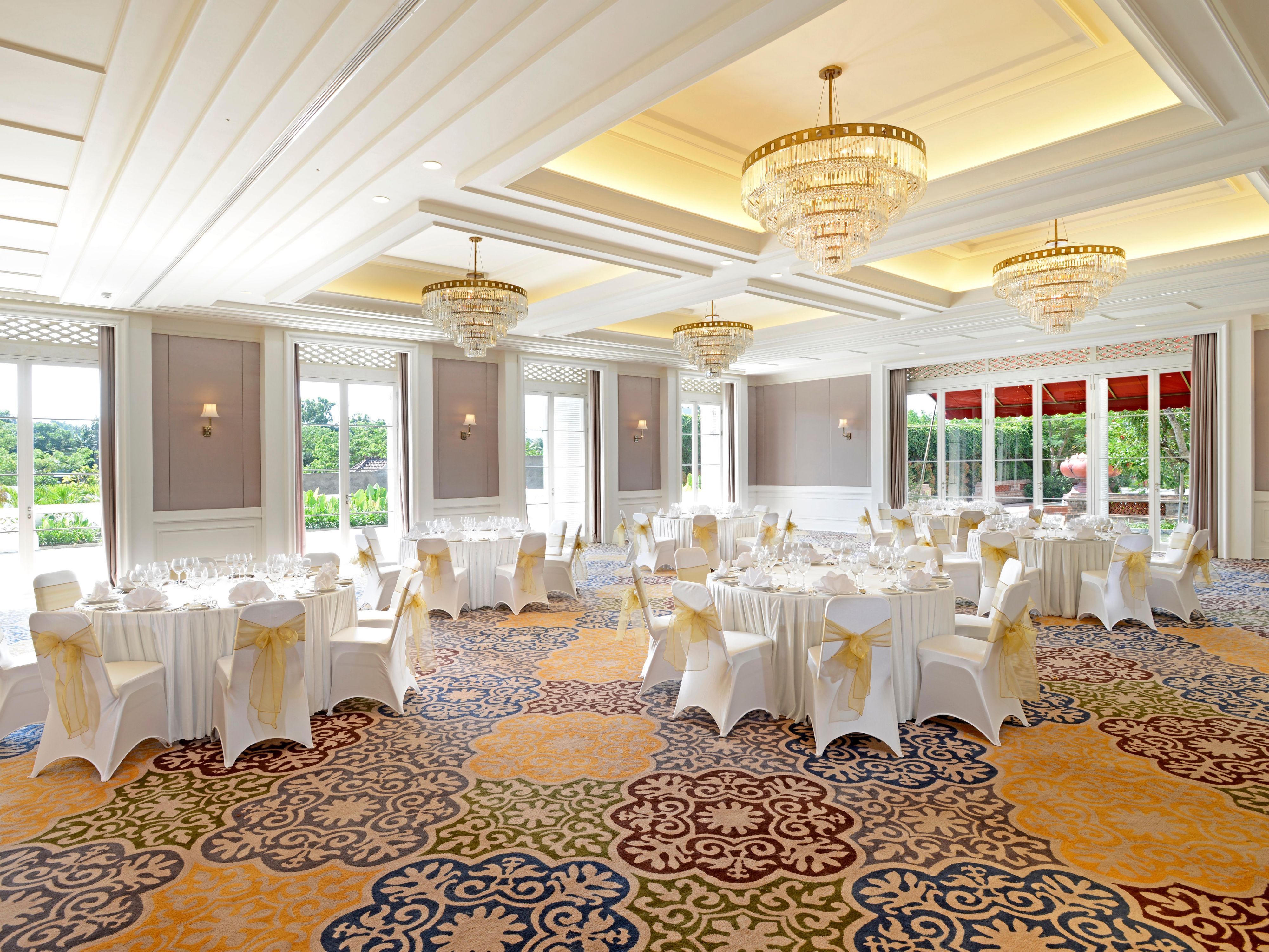 Weddings at Rumah Luwih has always been known to be both a celebration as well as a luxurious romantic getaway. Every moment spent will be a cherished memory. Rumah Luwih's exceptional architecture with the majestic ocean as the background, combined with our team of highly dedicated staff ensures your wedding will be executed flawlessly.​
