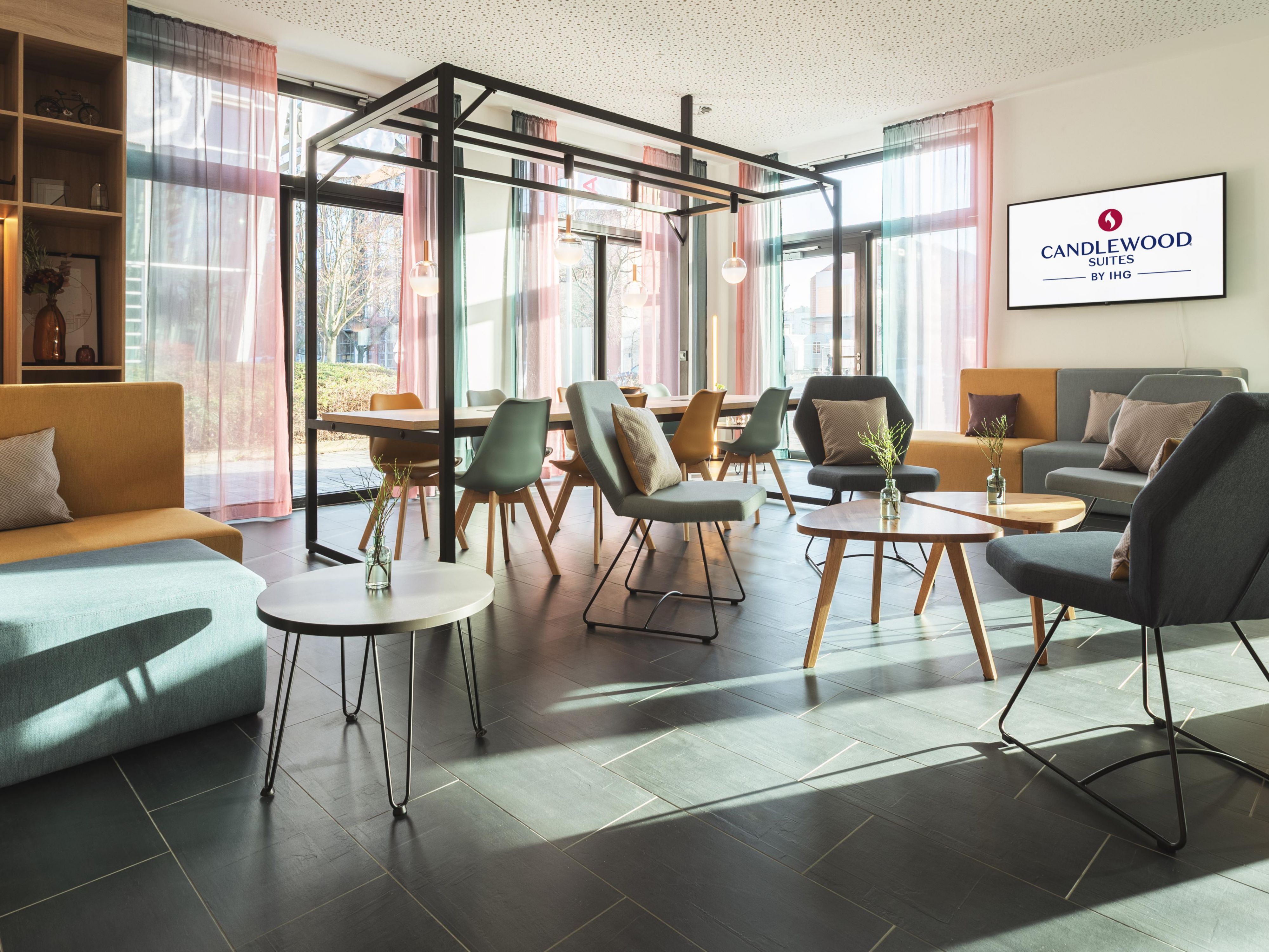 Whether you’re working or unwinding, our co-working area in the lobby is the perfect spot. With cozy seating areas, plenty of power sockets, USB ports and, of course, free high-speed WiFi , it’s designed for both productivity and relaxation. A space that caters to the needs of business travelers and tourists alike.
