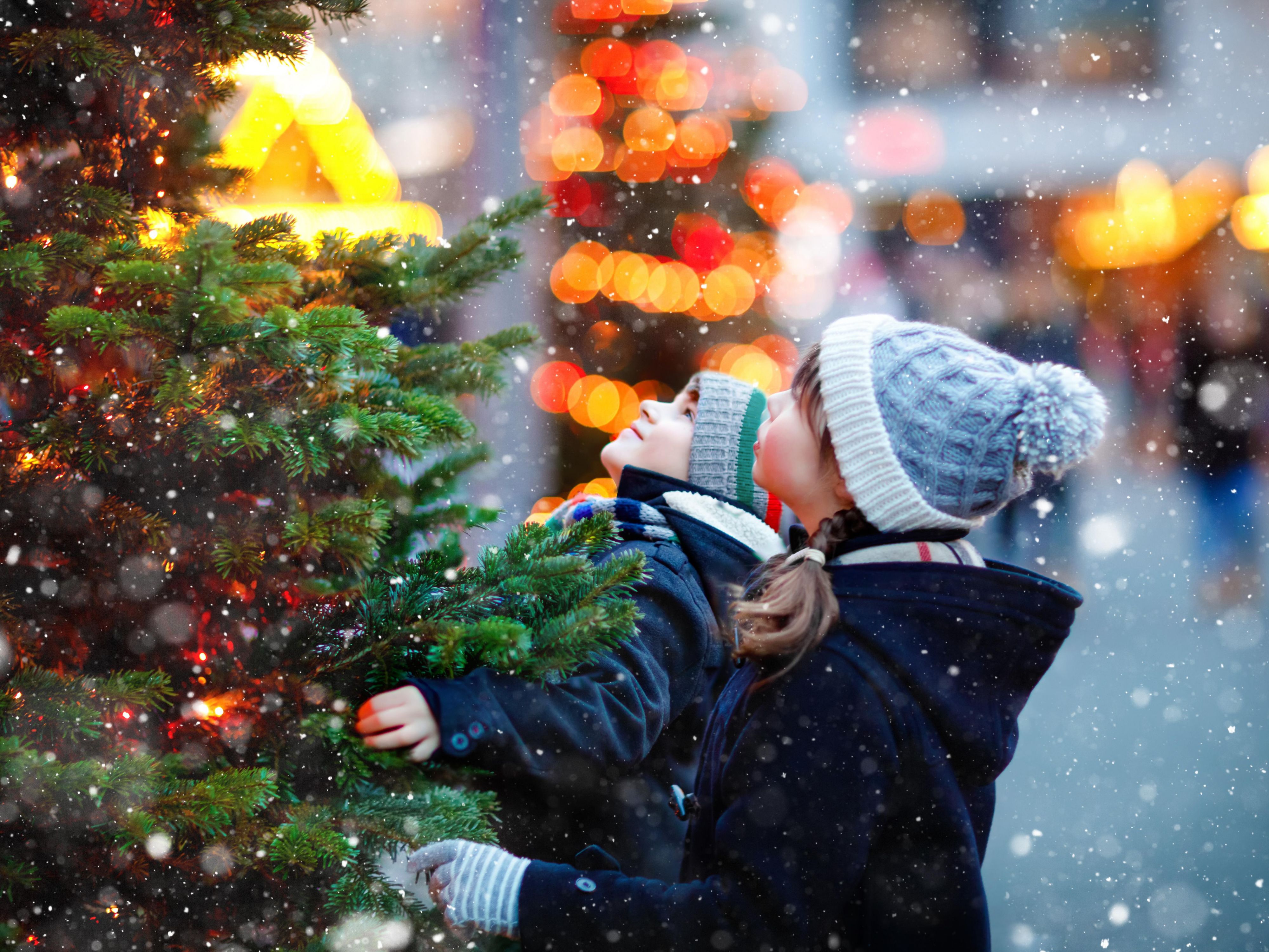 Celebrate a magical family Christmas with Bibi & Tina at Theater des Westens! Enjoy 2 nights in a Deluxe Room or Suite, breakfast buffet, a welcome surprise for children, and a non-alcoholic drink in our pop-up lobby lounge. Tickets not included.