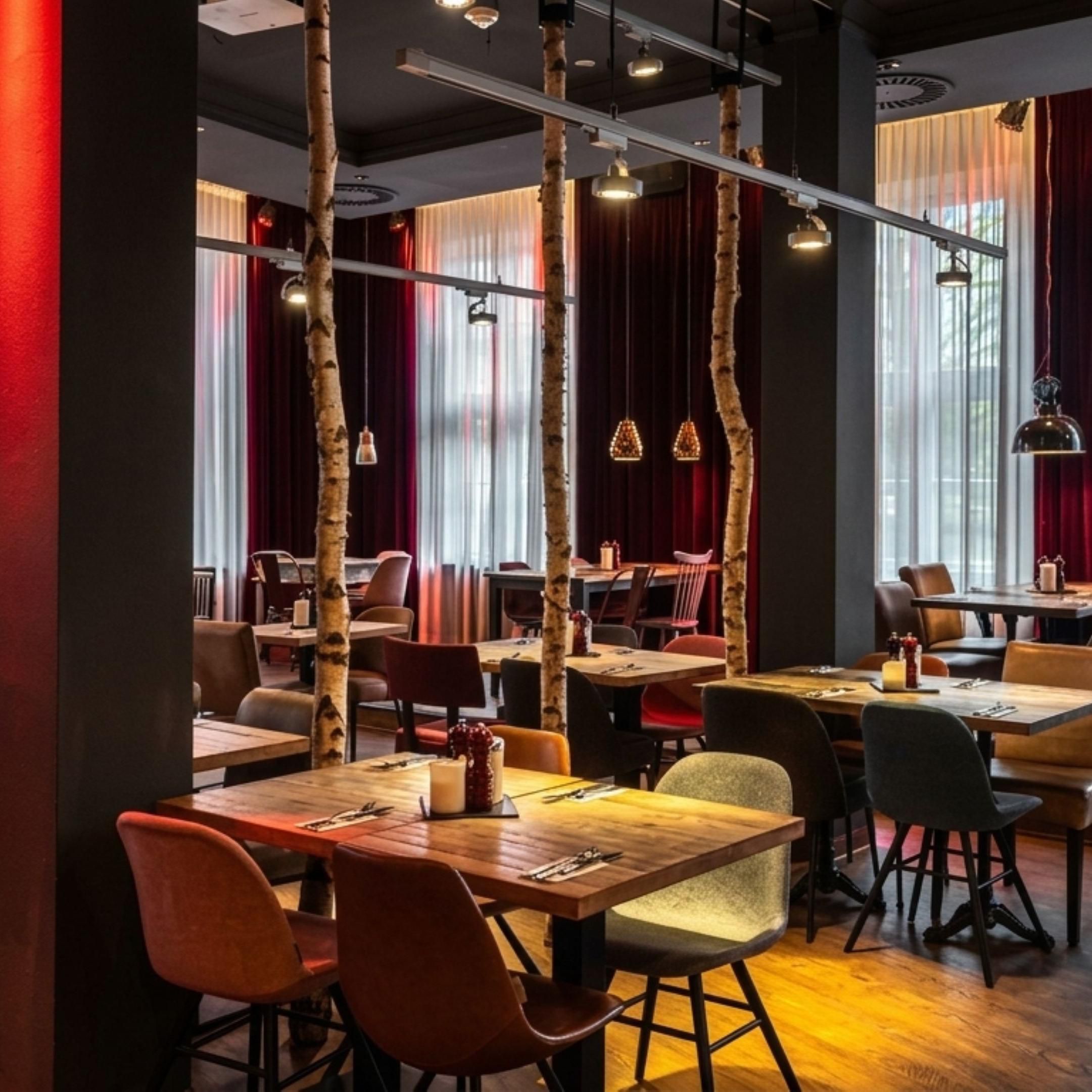Restaurant and breakfast area