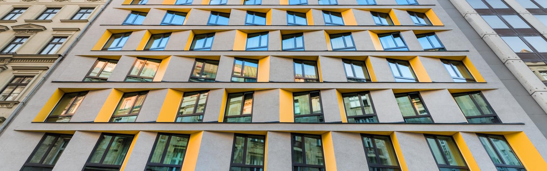 $hotelInfo.mediaDetails.welcomePhotos.primaryPhoto.caption}