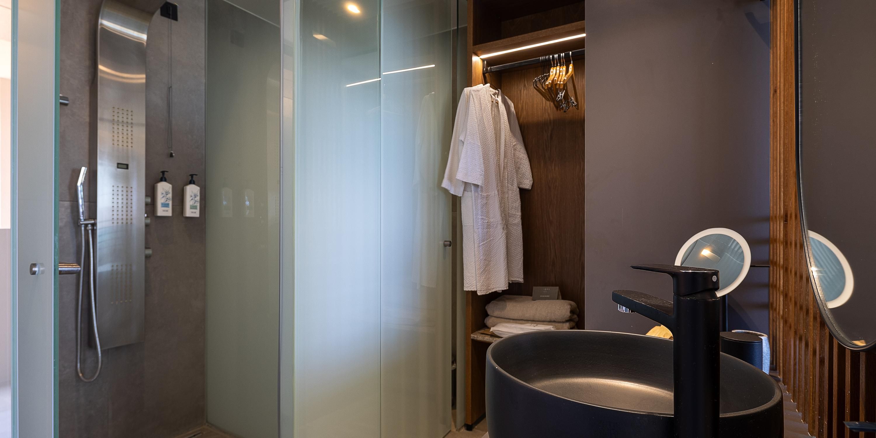 Premium Room with Sea View Bathroom