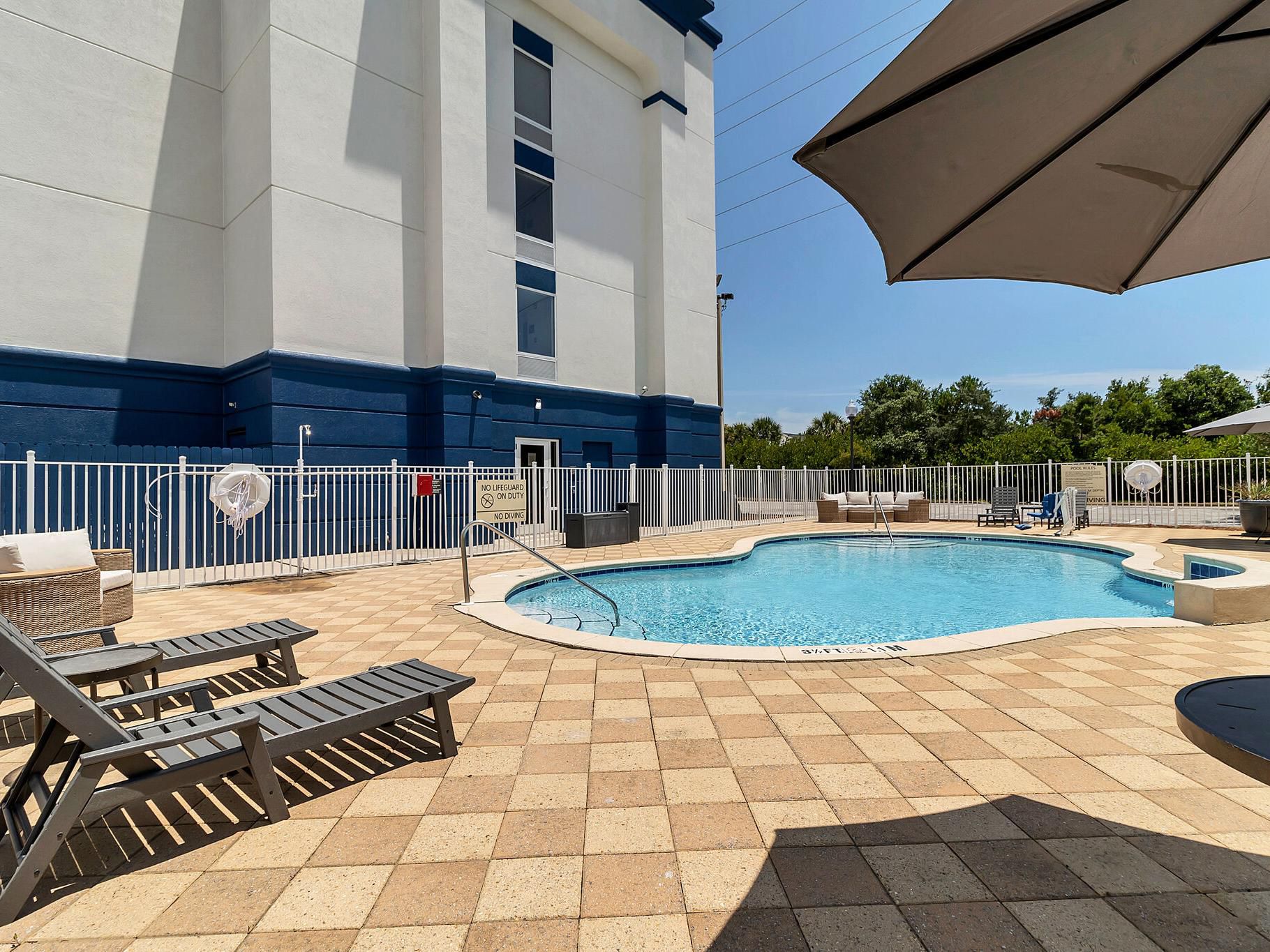 Take a dip in our outdoor swimming pool, which is open daily for your enjoyment. 