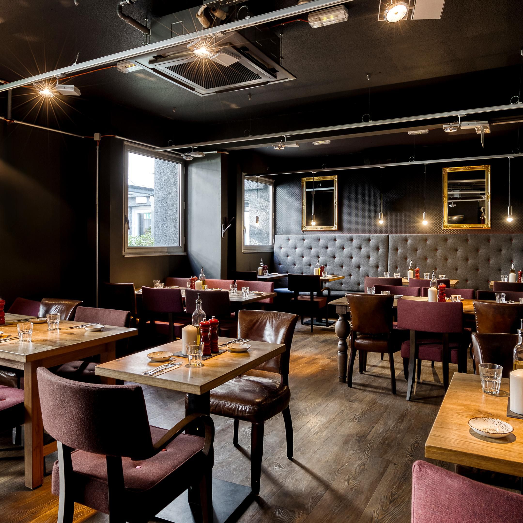 Modern and Cozy Restaurant Area