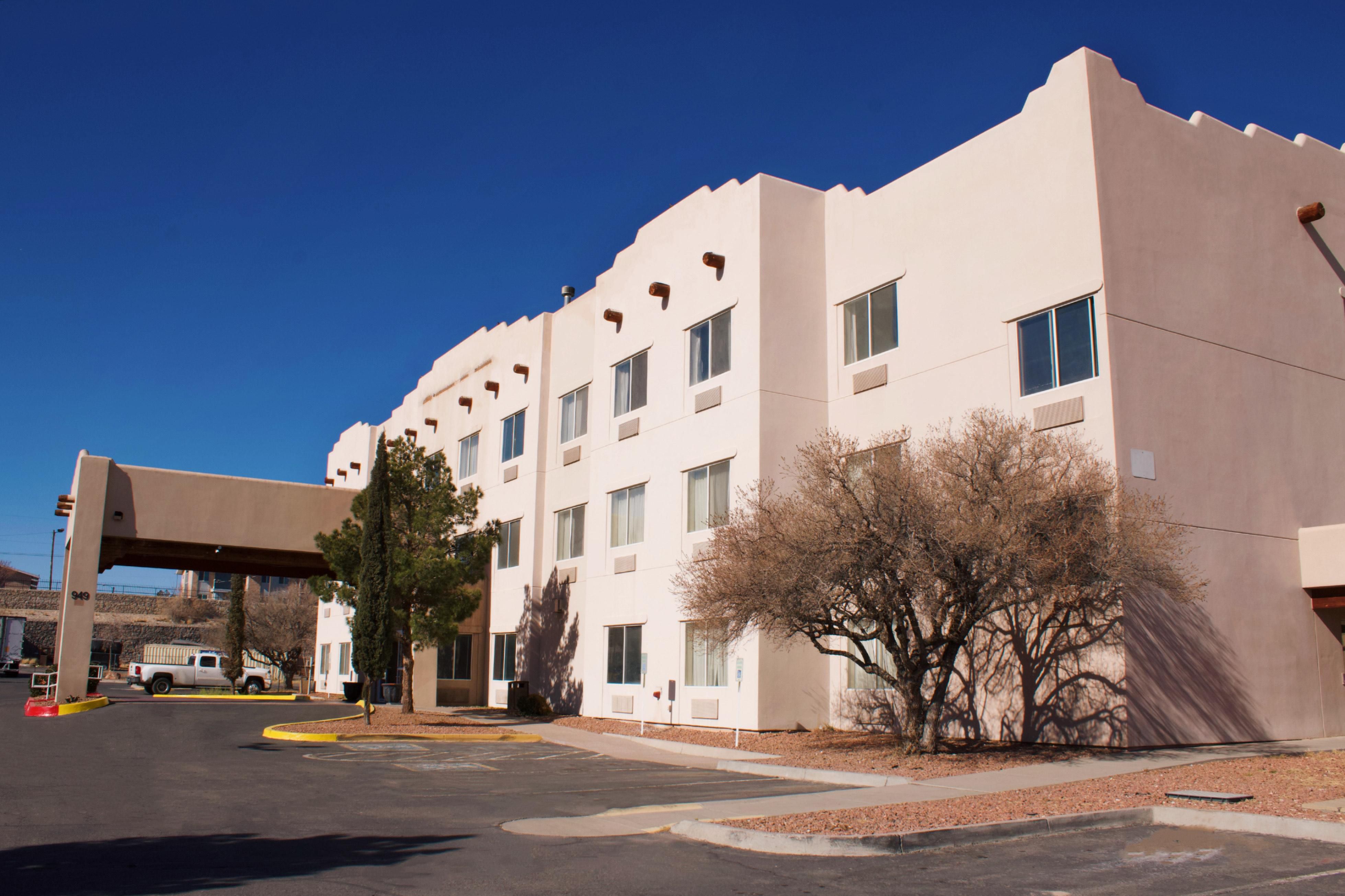 Our hotel is conveniently located near the University of Texas at El Paso (UTEP) campus. Whether you're cheering on the Miners or attending a conference, our location makes your UTEP experience hassle-free.