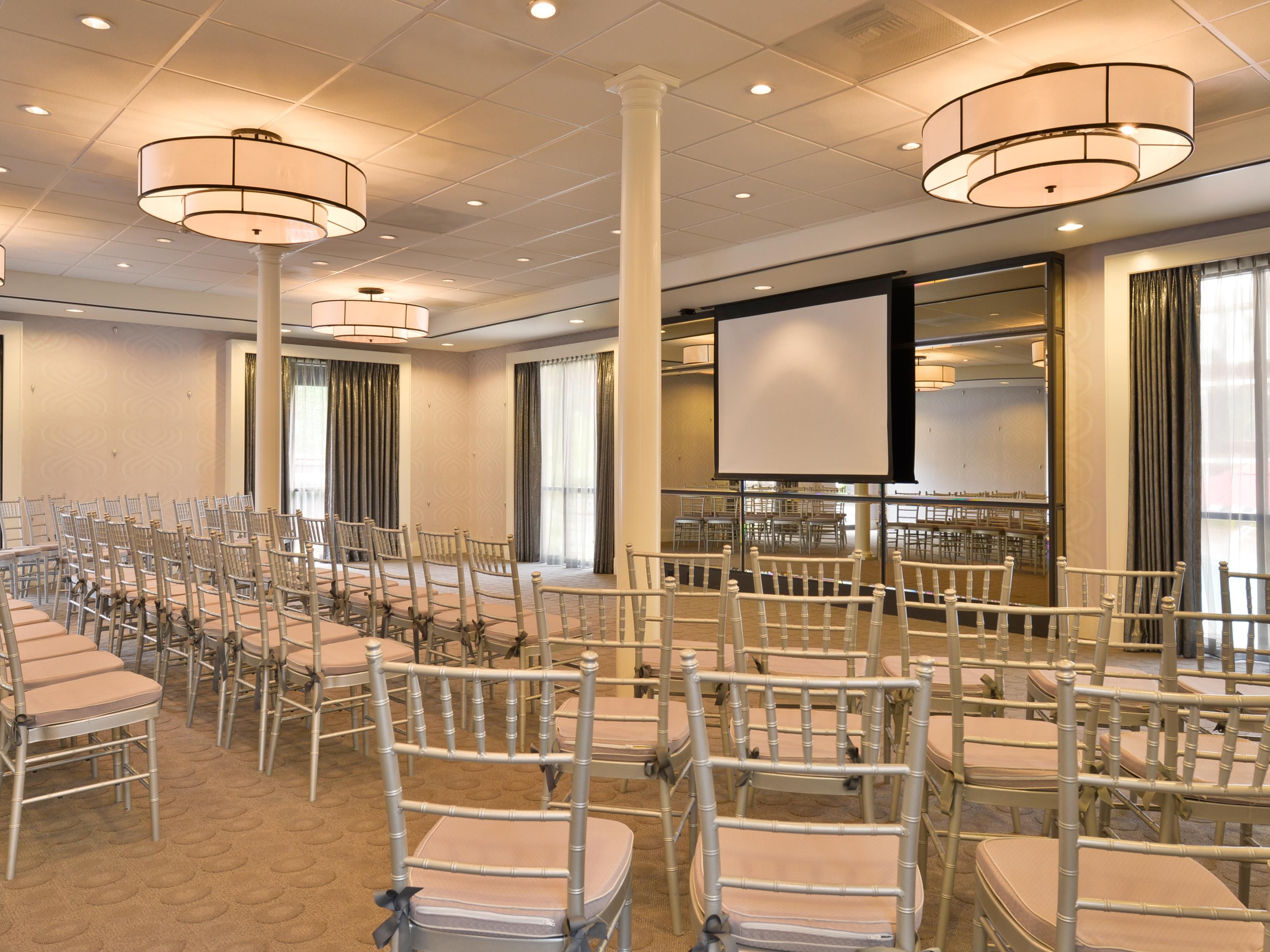 Host your Conference in one of our fully-equipped Meeting Rooms.