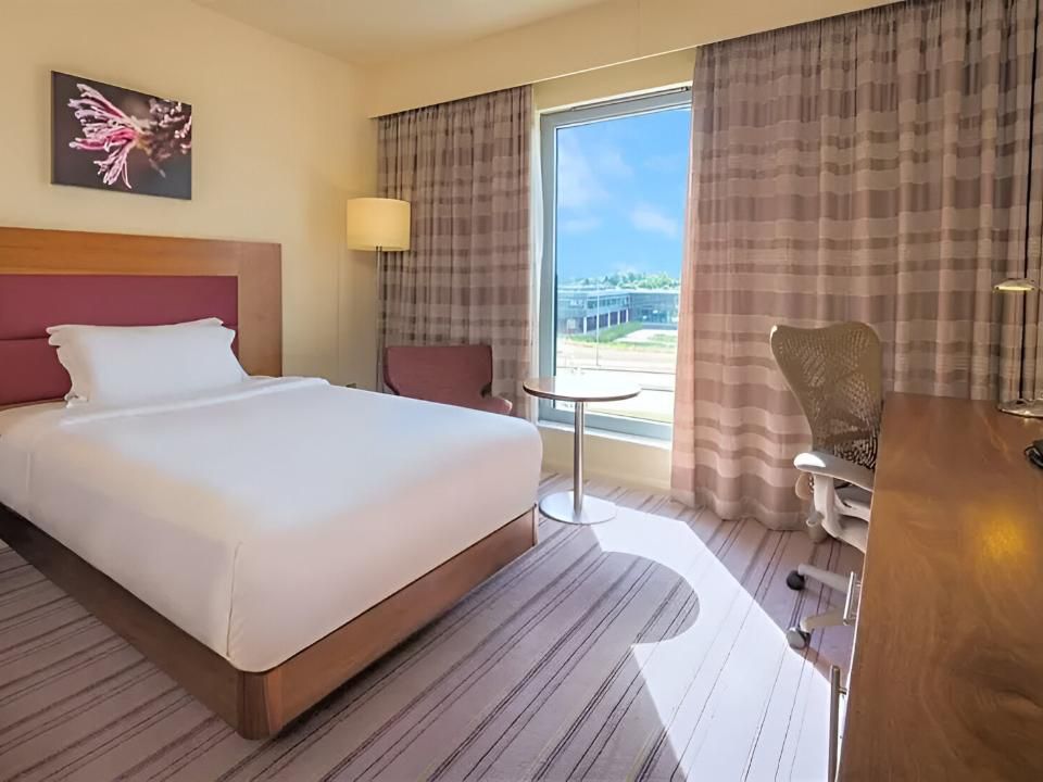 تهانينا على تحديد موعد وحجز حفل زفافك في المنطقة المحلية. إذا كنت بحاجة إلى إقامة لحفل زفافك ، فابحث عن فندق London Luton Vale. نحن هنا للمساعدة. يمكننا إنشاء رابط ويب يمكنك مشاركته مع عائلتك وأصدقائك مما يجعل حجز غرفة أسهل بكثير. اتصل بفريق المناسبات لدينا اليوم