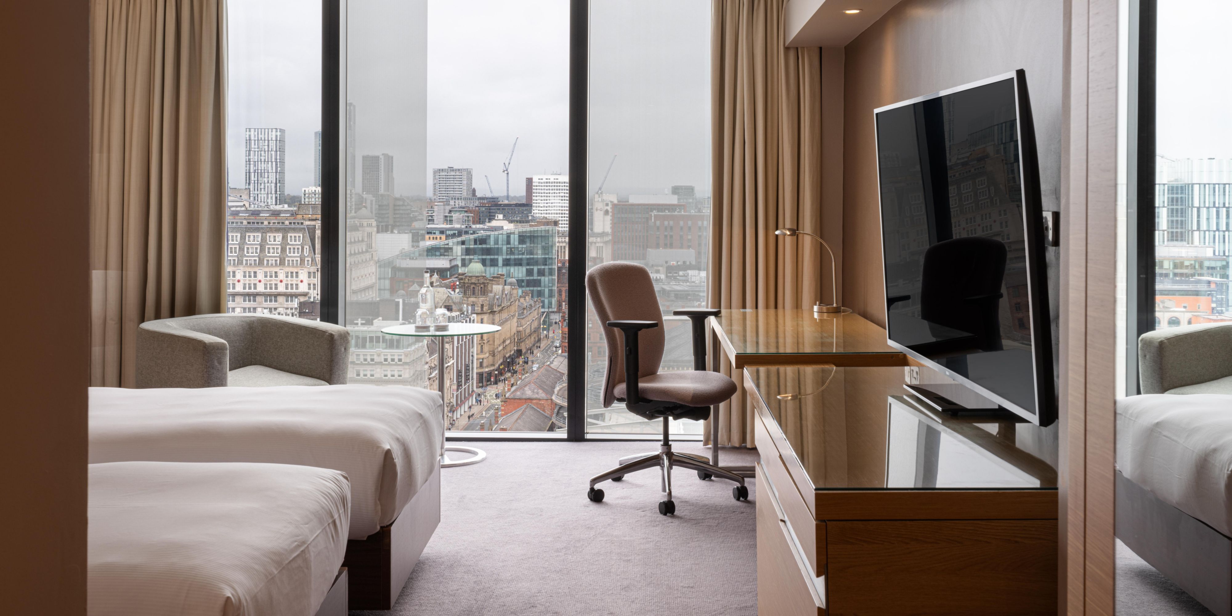 Manchester hotel gust suite with city views