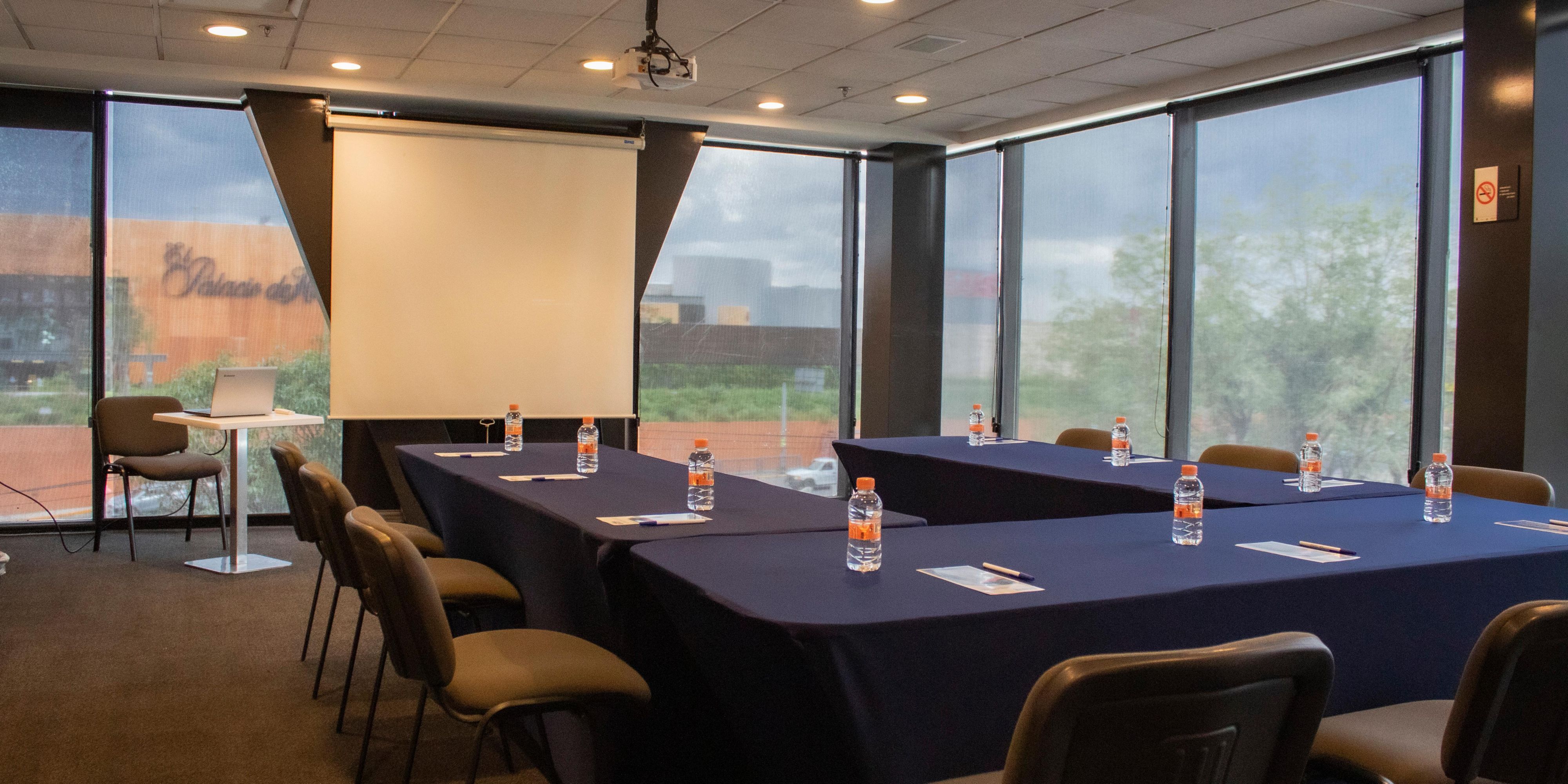 Tenemos el lugar perfecto para que puedas realizar con exito tus reuniones