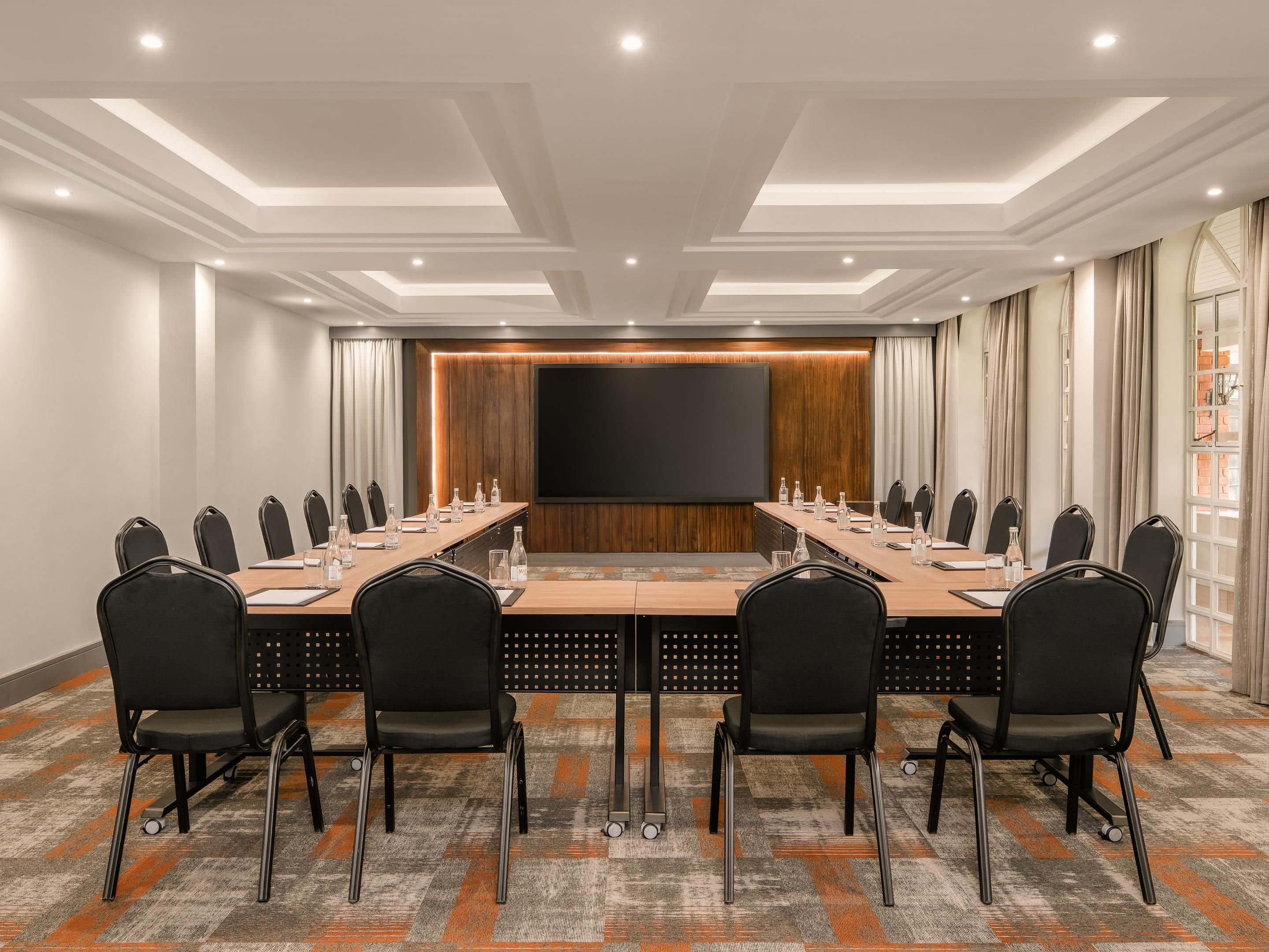 Host your next corporate cocktail event at Fairview Hotel Nairobi. Enjoy a variety of pass-around canapés, a complimentary welcome drink, and benefit from a complimentary venue, complete with setup and décor. Let us handle the details while you focus on connecting and celebrating.