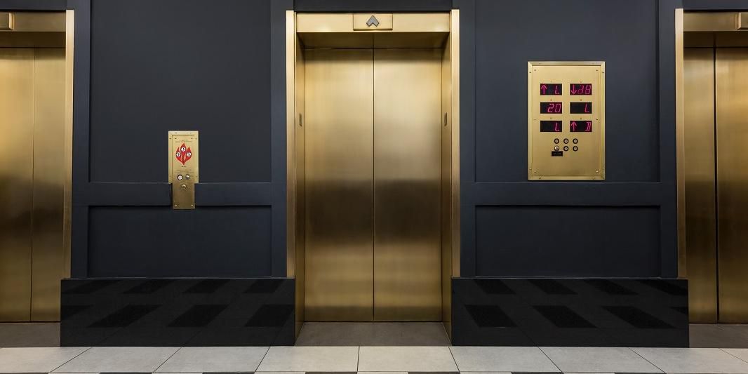 タイムズスクエアの魅力的なホテルで居心地の良いご滞在をお楽しみください 