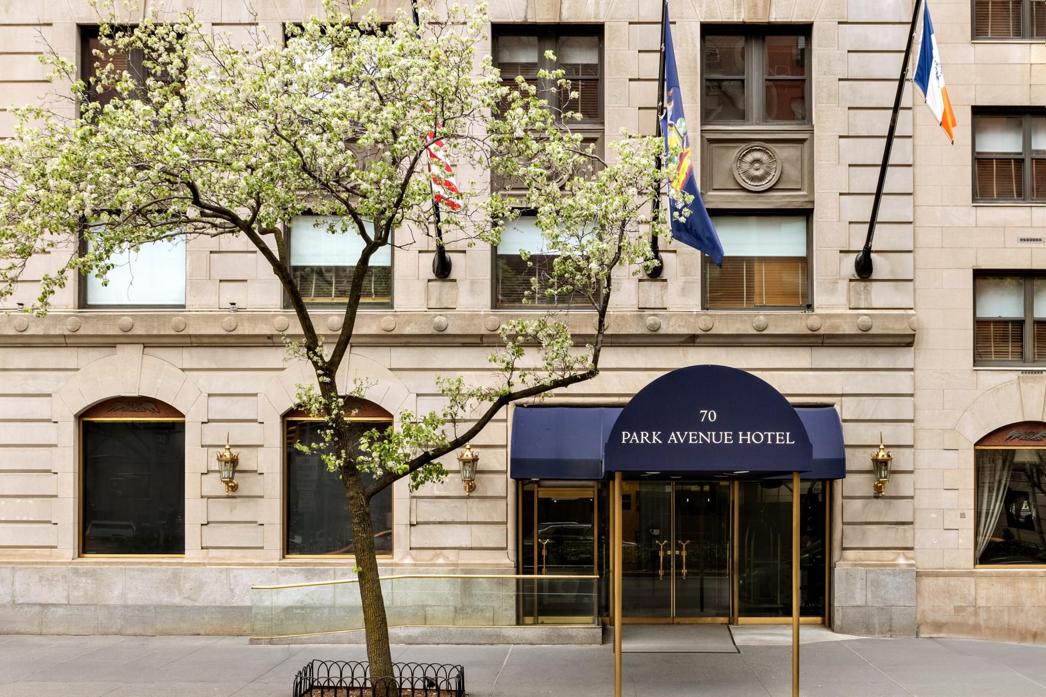 Hotels in midtown Manhattan are often smack dab in the middle of a whirlwind of lights, sounds and aromas. Ours is distinctly different. While you'll be right around the corner from such major attractions as Grand Central Station and Rockefeller Center, our location is a serene refuge with a residential feel. 