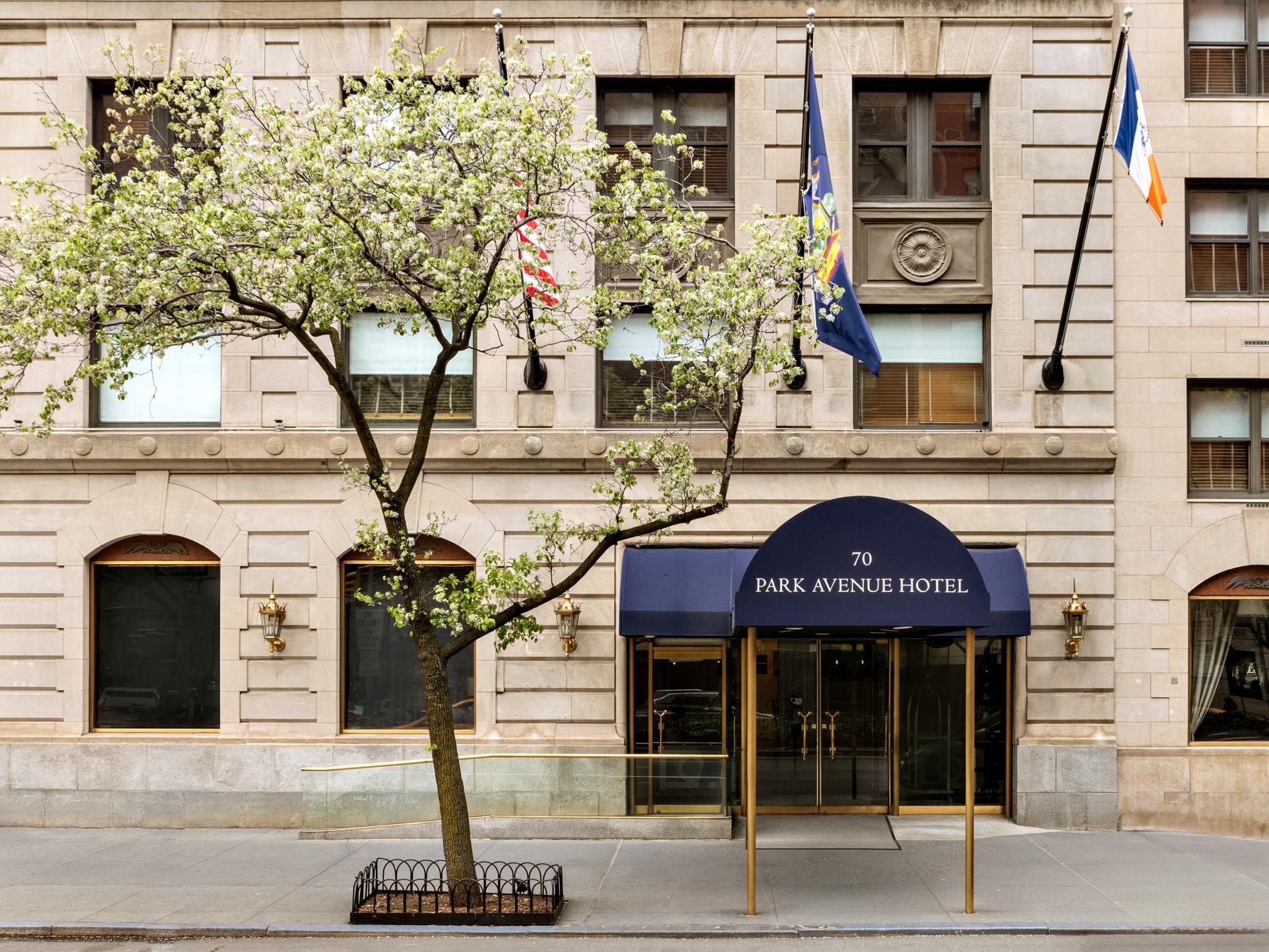 Hotels in midtown Manhattan are often smack dab in the middle of a whirlwind of lights, sounds and aromas. Ours is distinctly different. While you'll be right around the corner from such major attractions as Grand Central Station and Rockefeller Center, our location is a serene refuge with a residential feel. 