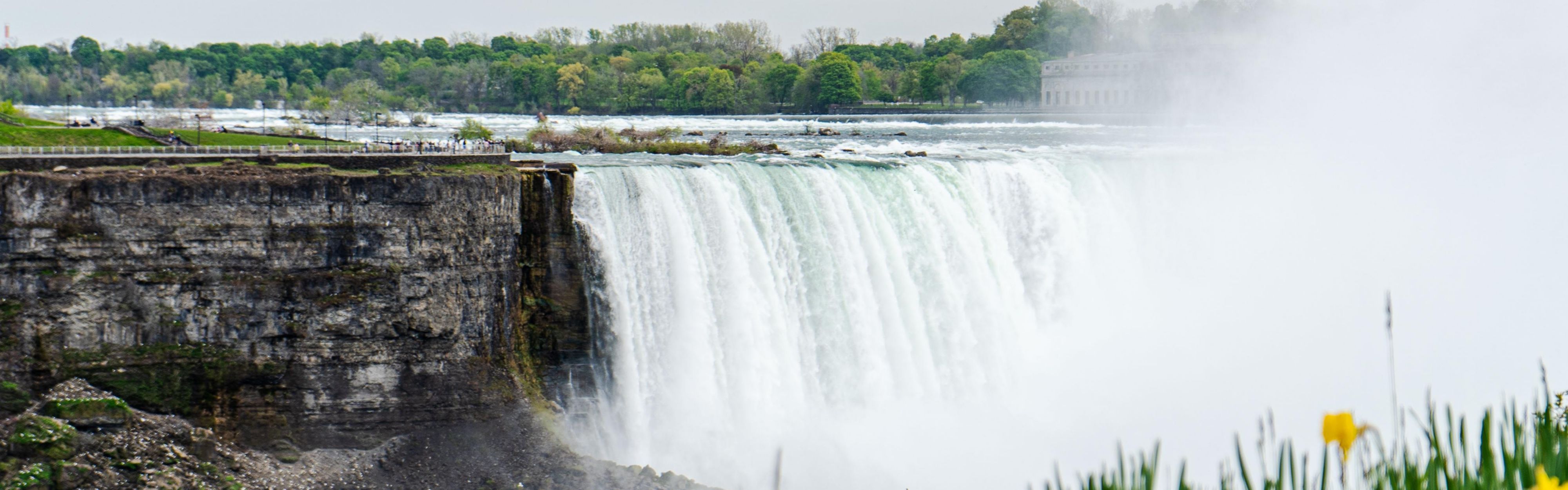Enjoy the Springtime Niagara Falls!
