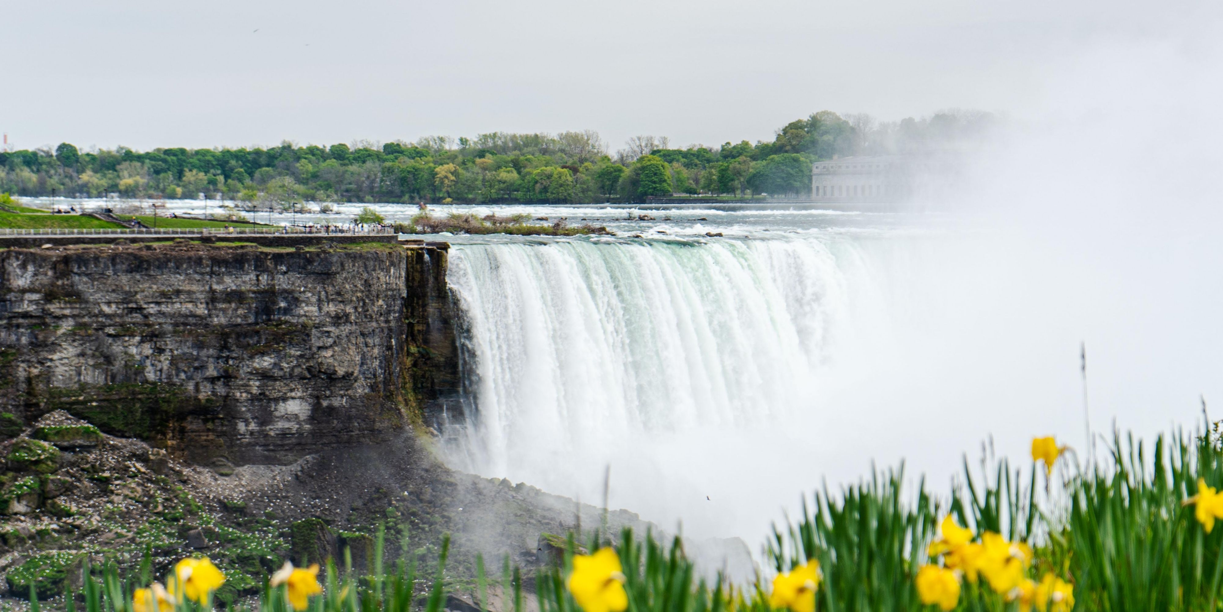 Enjoy the Springtime Niagara Falls!
