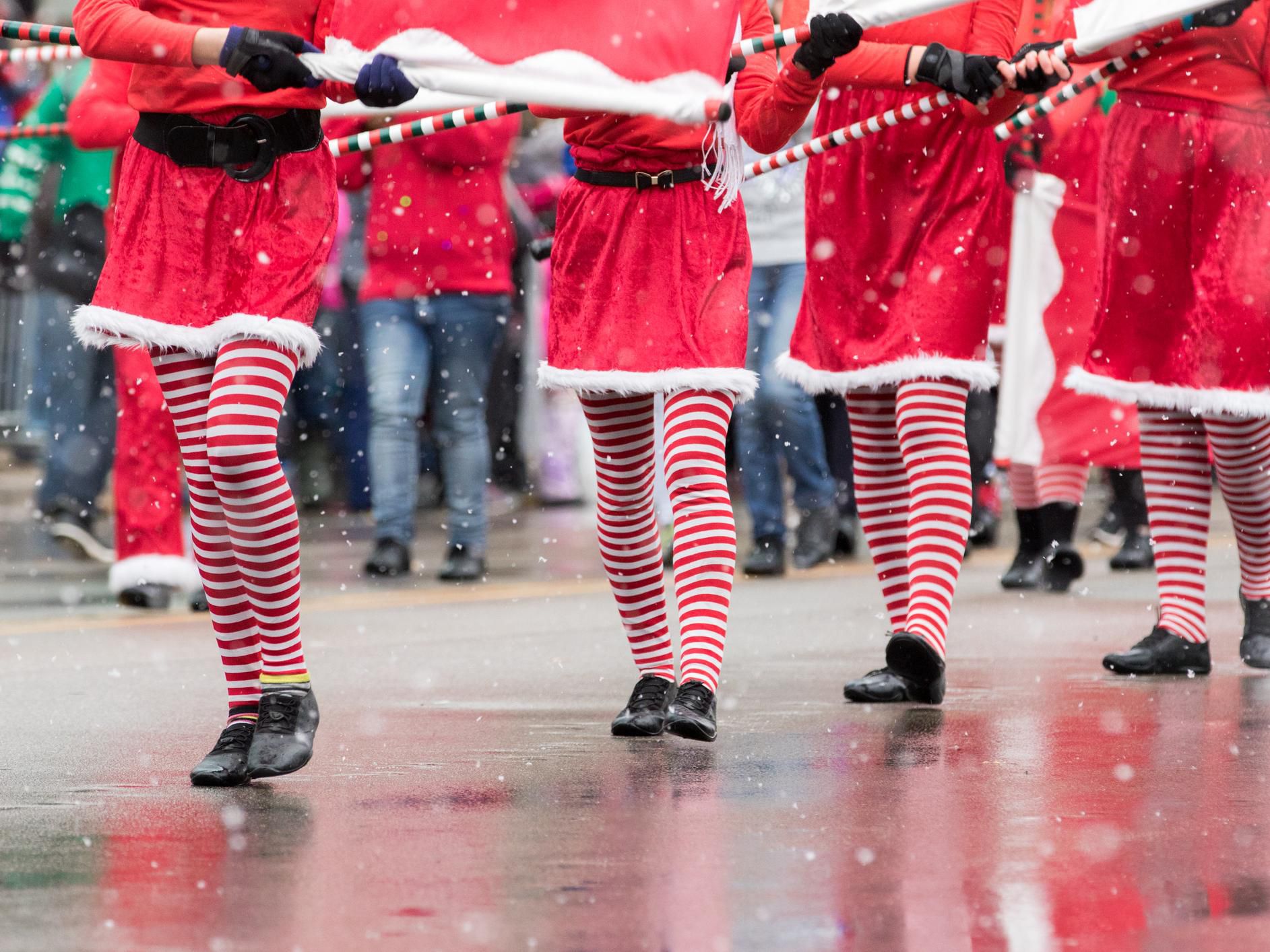 Experience the magic of a Niagara Falls Christmas getaway this holiday season. Book your stay with us and be steps away from the dazzling Winter Festival of Lights, festive Santa Claus Parade, the Deck the Halls Holiday Market for unforgettable family fun and gift shopping. Immerse yourself in the spectacular, illuminated wonderland of Niagara.