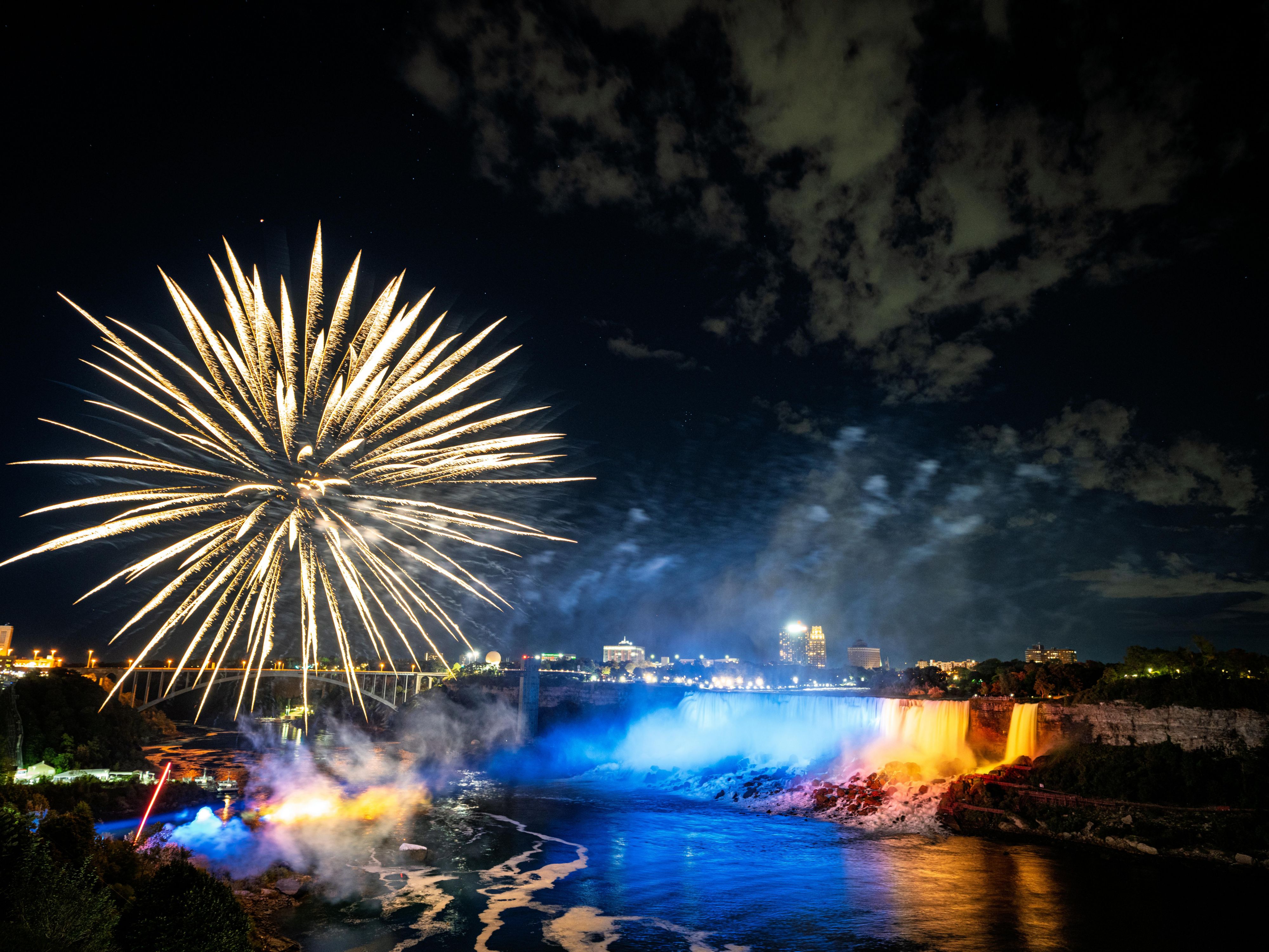 Make the most of your adventure! Take a scenic road trip to Niagara Falls and explore one of the wonders of the world. Our hotel is perfectly located - just minutes from the Falls, major attractions, and restaurants. Enjoy full-service amenities like a pool, on-site dining, and Falls view rooms for the ultimate stay.