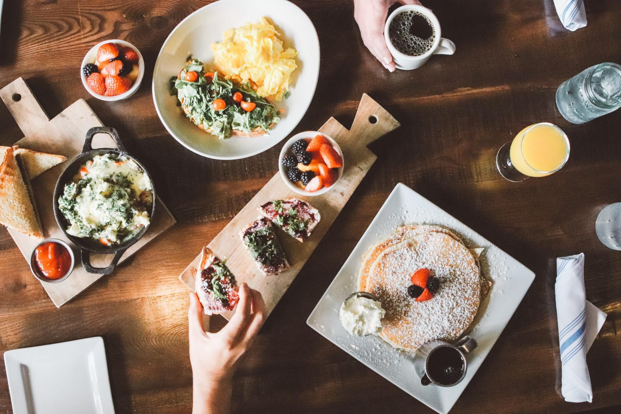Dine onsite with delicious menu options from Westwater Restaurant. Greet the morning with a hot breakfast and a carefully crafted espresso at Lobby Barista, or meet up with friends for uniquely crafted cocktails. Whatever you're craving, you can find snacks, drinks, and entrees to suit your palate.
