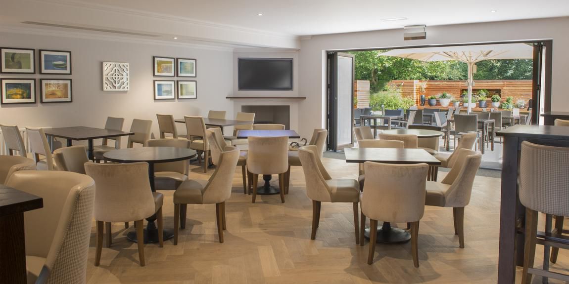 Join us in Deacons bar, you can grab a bite to eat or enjoy a drink in a comfortable and inviting setting. If the weather’s fine, then take a tea or maybe a Pimm’s out to our sun terrace. If it’s dinner you are looking for, we have an à la carte menu in Deacons restaurant where you won’t be disappointed to find many traditional English favorites 