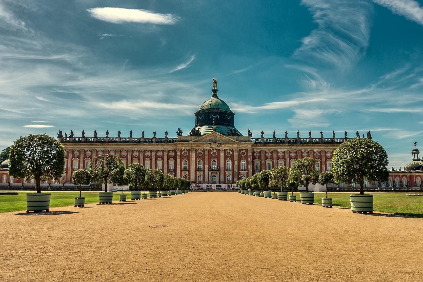 From June 13 to 29, Potsdam becomes the stage for a "Grand Tour" of music. Experience captivating concerts, operas, and open-air events set against stunning historic backdrops. Make the most of your visit with a stroll through Sanssouci Palace Park or a relaxing boat tour on the Havel. Book your stay early to enjoy exclusive discounted rates!