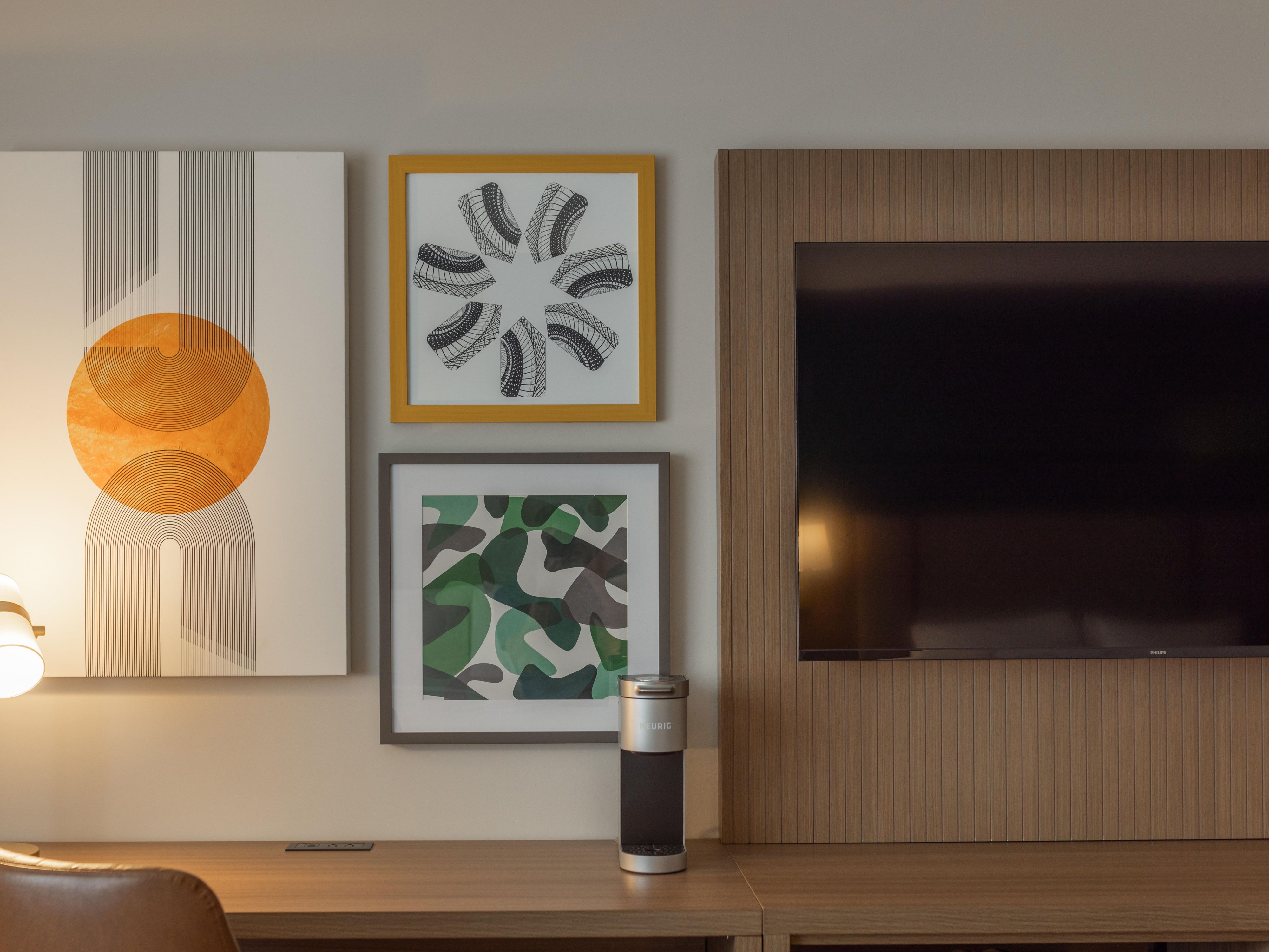Plan ahead and earn 2X points by booking for others
Weddings, family events, and business meetings are now twice as rewarding.
With IHG Business Rewards, you can earn double points when booking for
others — up to a total of 120,000 IHG One Rewards points per event!