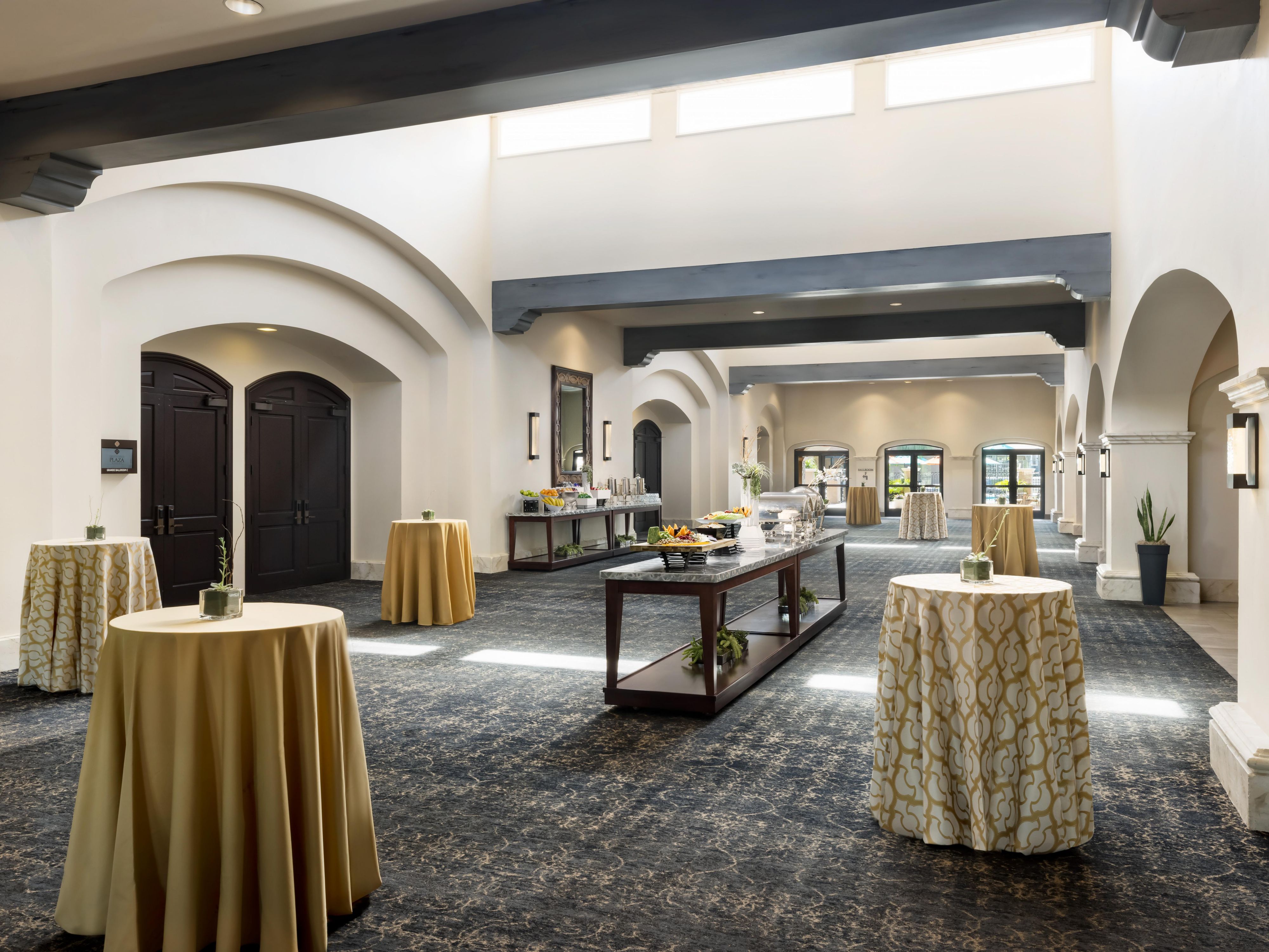 Here at Scottsdale Plaza, business is anything but usual. We have the sunshine, stunning views, and setting that will make your meeting a success. And that’s only the beginning.