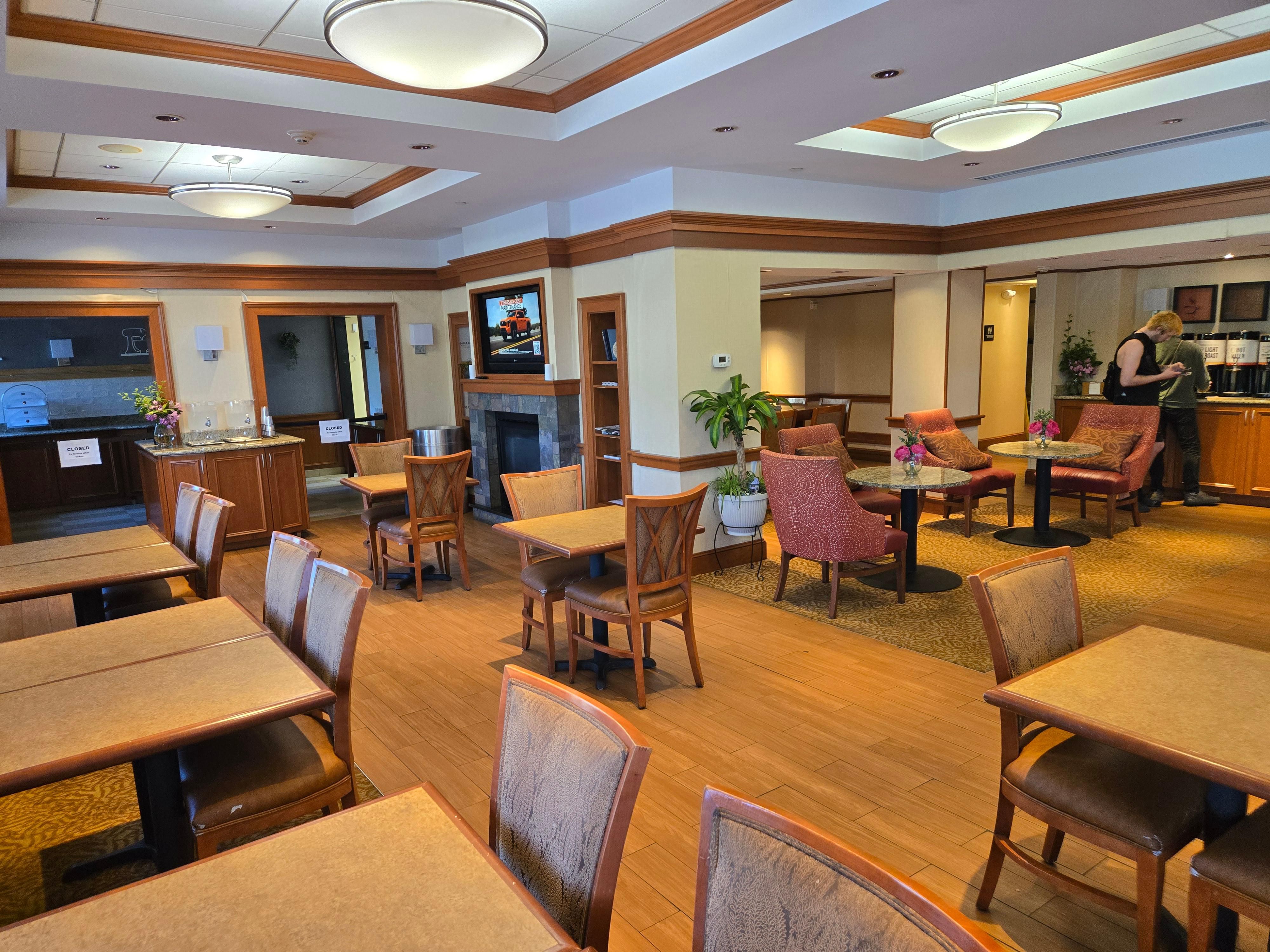 A dining area to enjoy your breakfast in the Long Creek Hotel.