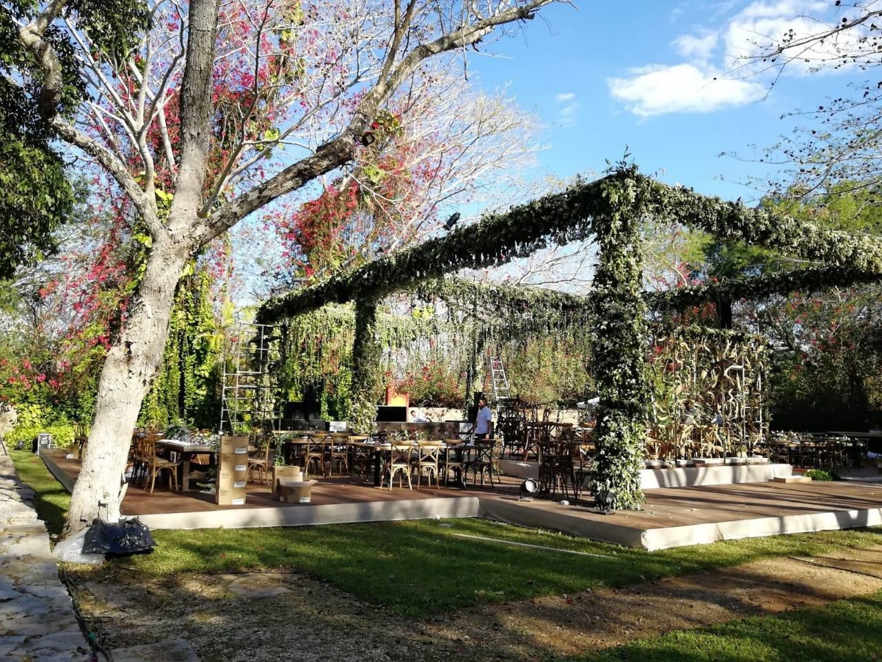 Hacienda San Jose provides an enchanting and romantic location for a wedding, surrounded by beautiful gardens, traditional architecture, and a rich history.  A destination wedding in hacienda San Jose offers several unique benefits which makes it the ideal location for exchanging vows.