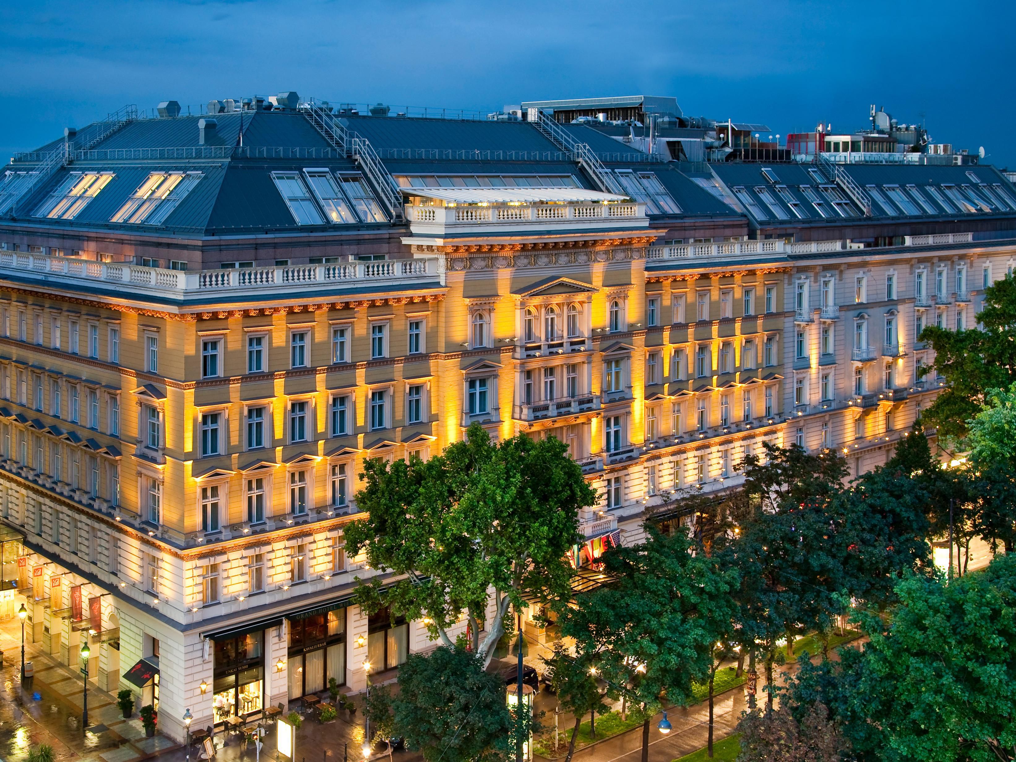 周辺のレストラン Vienna - Luxury Hotels